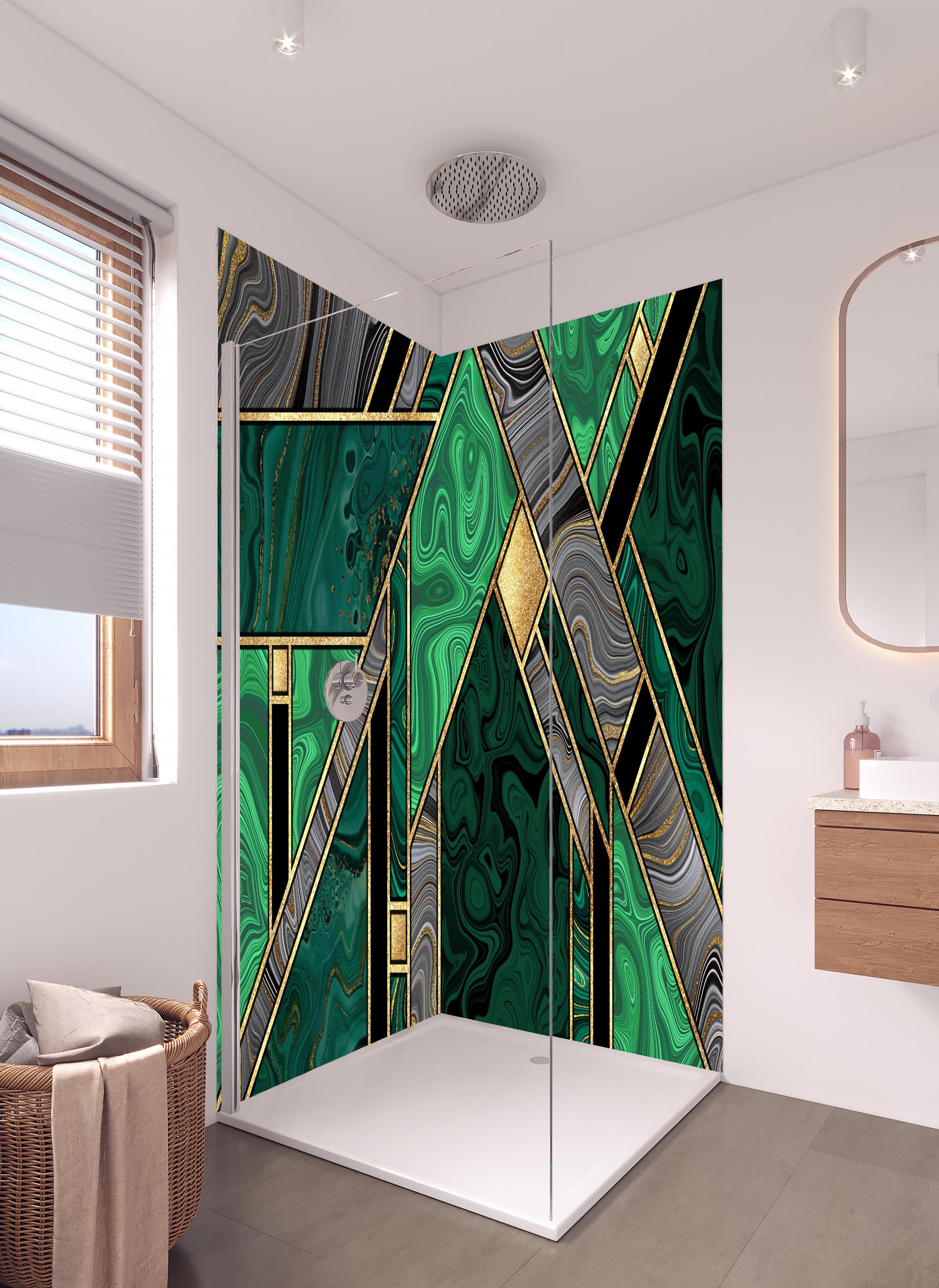 Duschrückwand - Modernes Art Deco Malachit und Gold Muster in hellem Badezimmer mit Regenduschkopf - zweiteilige Eck-Duschrückwand