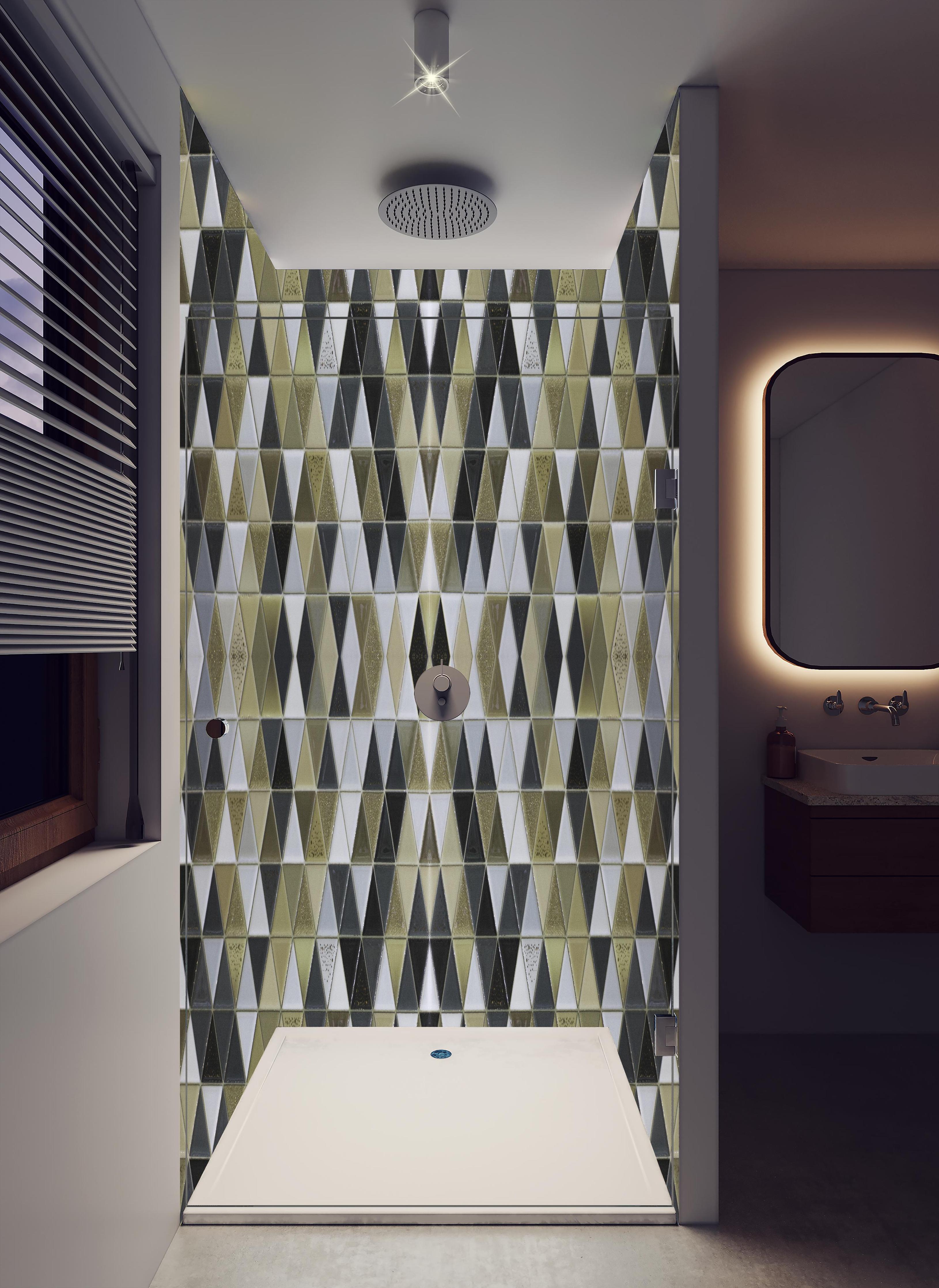 Duschrückwand - Modernes Schwarz-Gold-Design Texturmuster in hellem Badezimmer mit Regenduschkopf - zweiteilige Eck-Duschrückwand