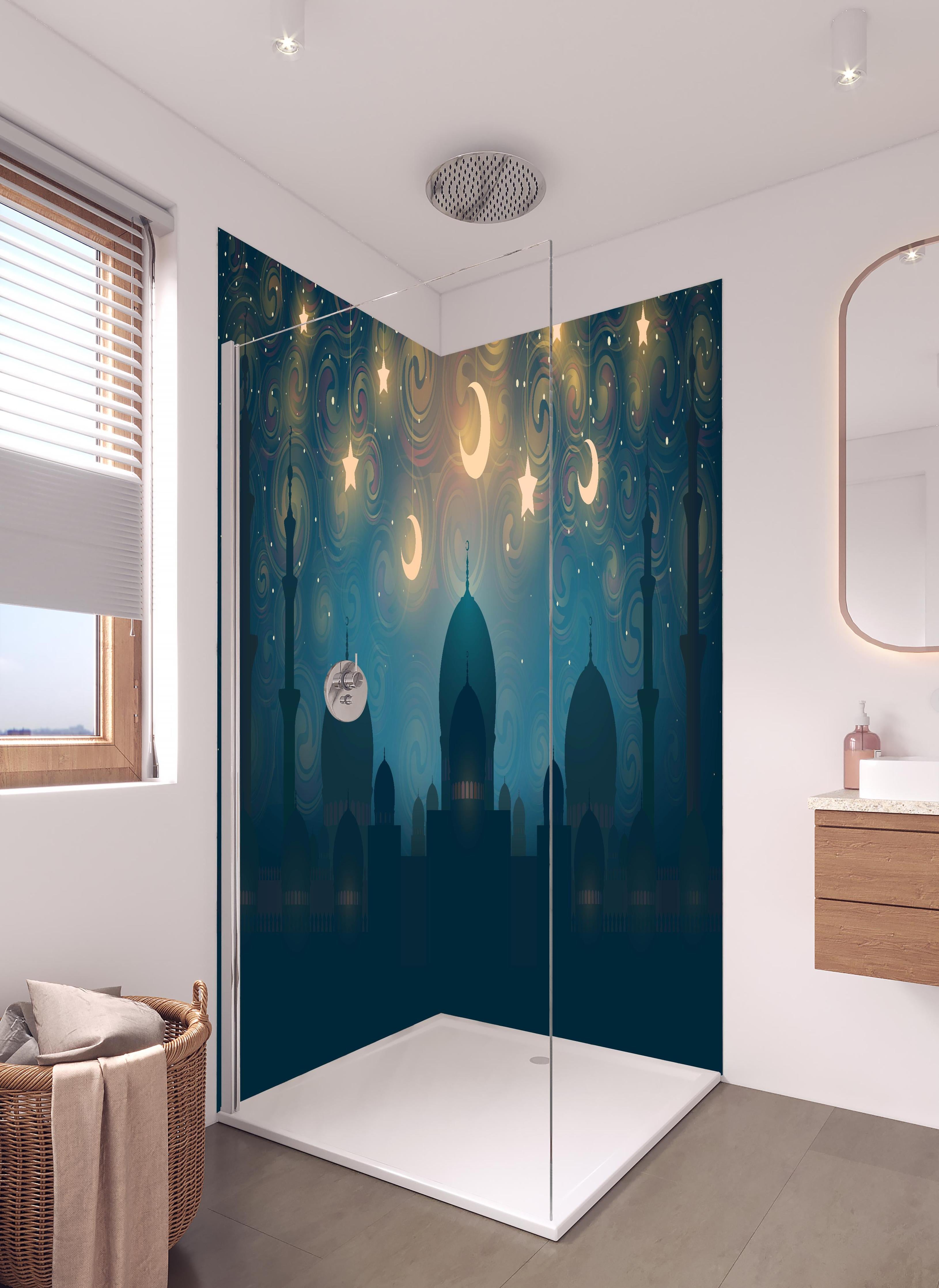 Duschrückwand - Mystische Moschee Silhouette bei Sternennacht in hellem Badezimmer mit Regenduschkopf - zweiteilige Eck-Duschrückwand