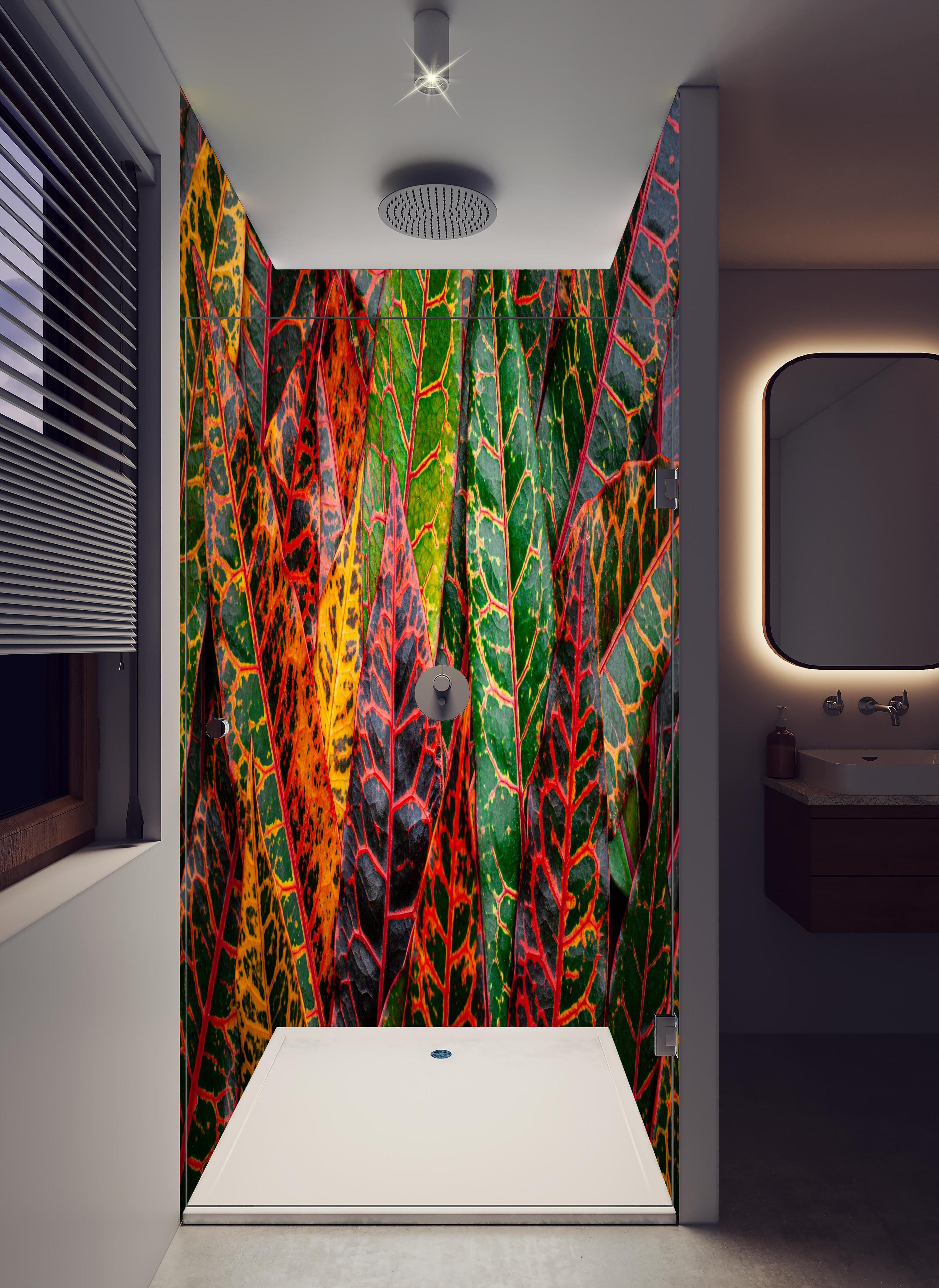 Duschrückwand - Nahaufnahme von einzigartigen bunten Blättern in hellem Badezimmer mit Regenduschkopf - zweiteilige Eck-Duschrückwand