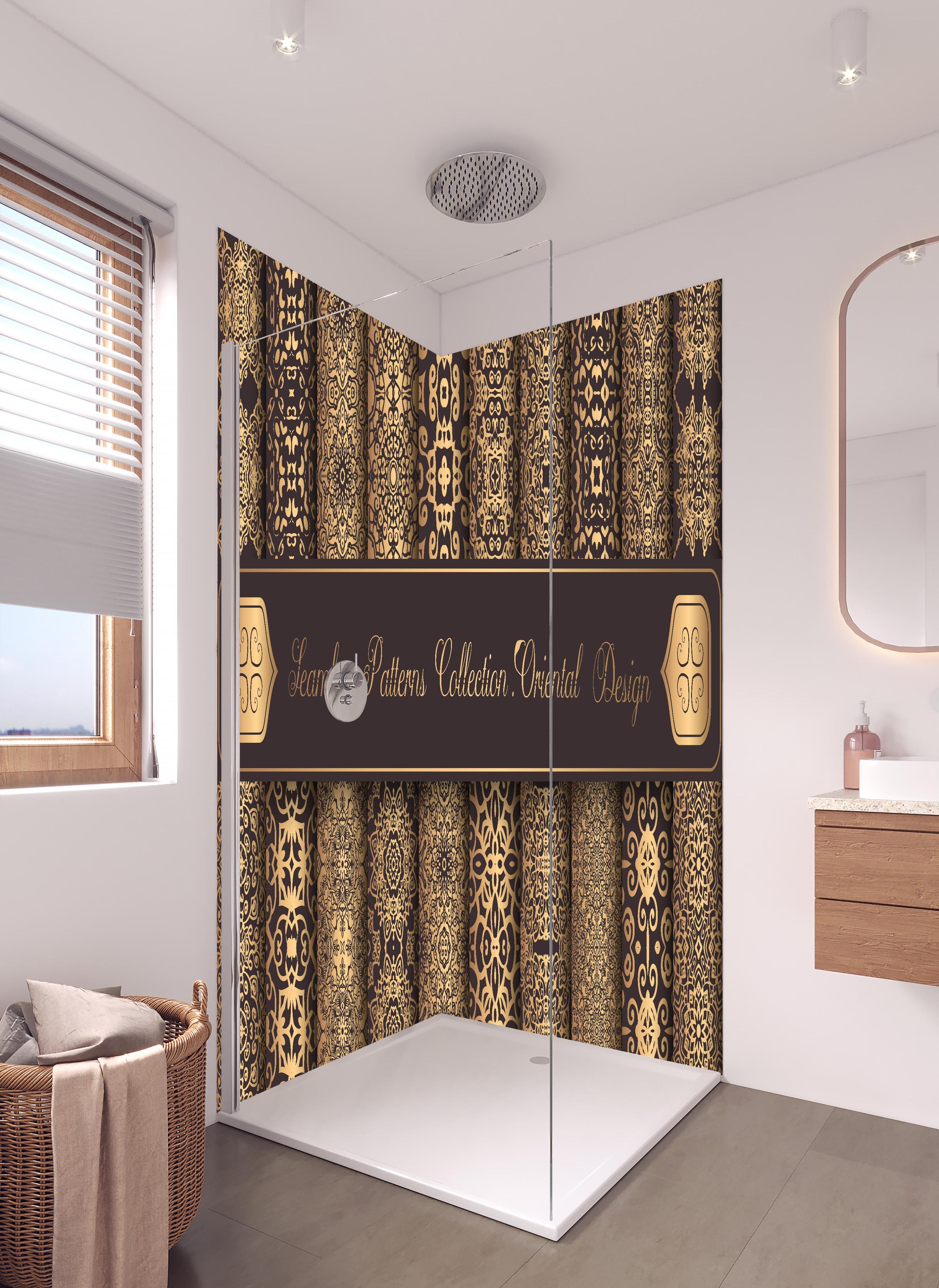 Duschrückwand - Nahtlose Muster mit goldenen Ornamenten in hellem Badezimmer mit Regenduschkopf - zweiteilige Eck-Duschrückwand