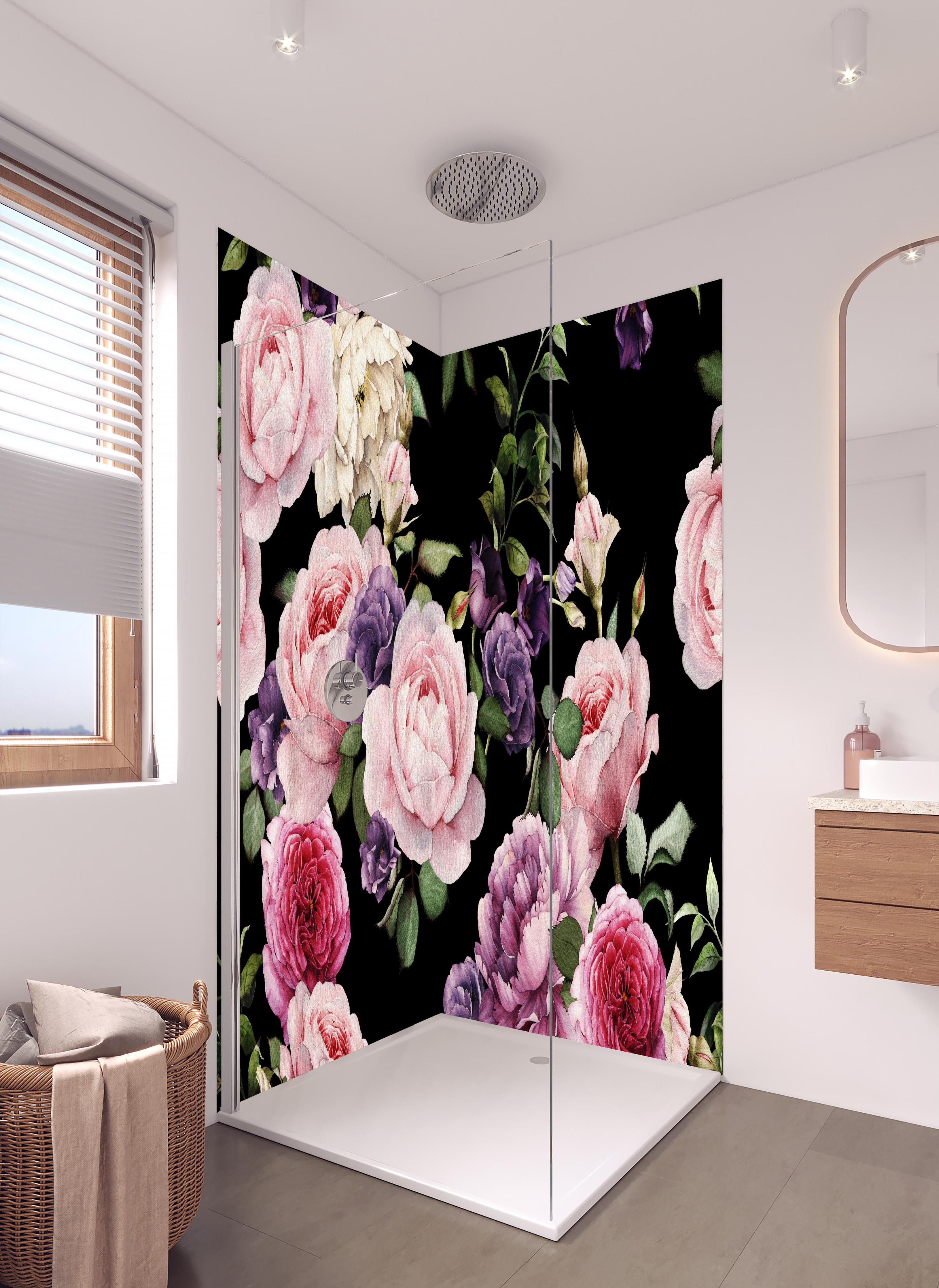 Duschrückwand - Nahtloses florales Muster mit Rosen in hellem Badezimmer mit Regenduschkopf - zweiteilige Eck-Duschrückwand