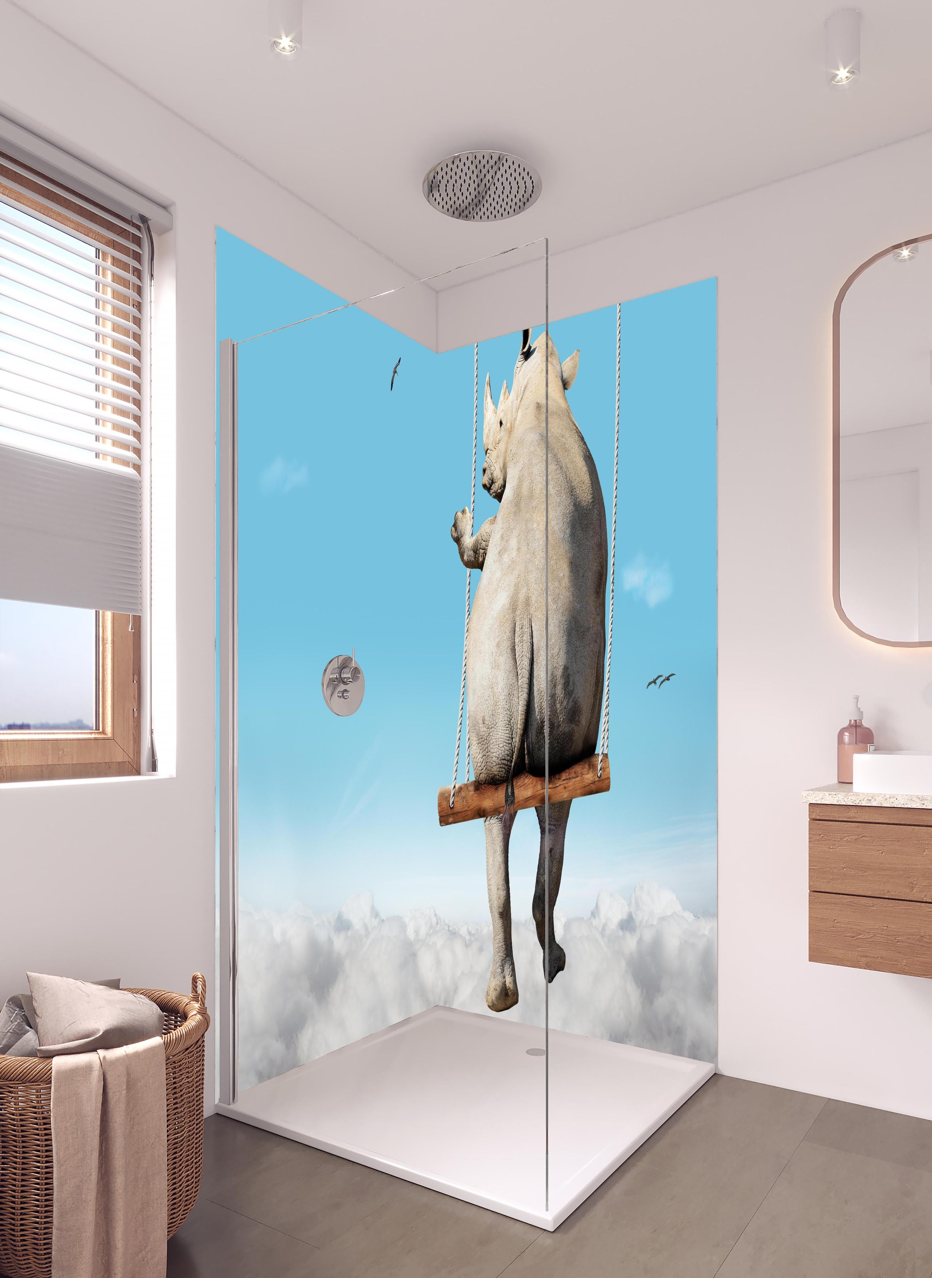 Duschrückwand - Nashorn schaukelt über den Wolken in hellem Badezimmer mit Regenduschkopf - zweiteilige Eck-Duschrückwand