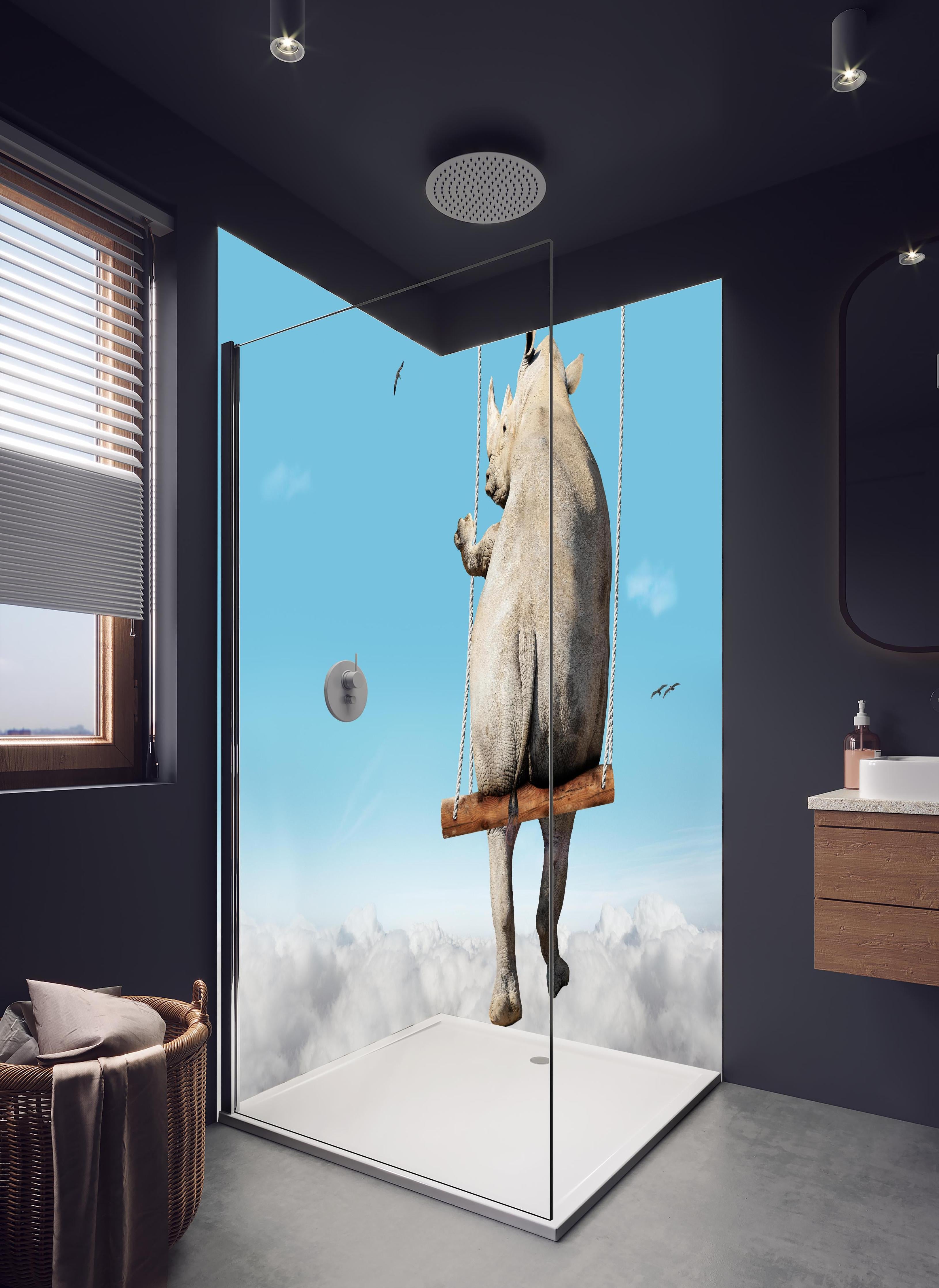 Duschrückwand - Nashorn schaukelt über den Wolken in hellem Badezimmer mit Regenduschkopf - zweiteilige Eck-Duschrückwand