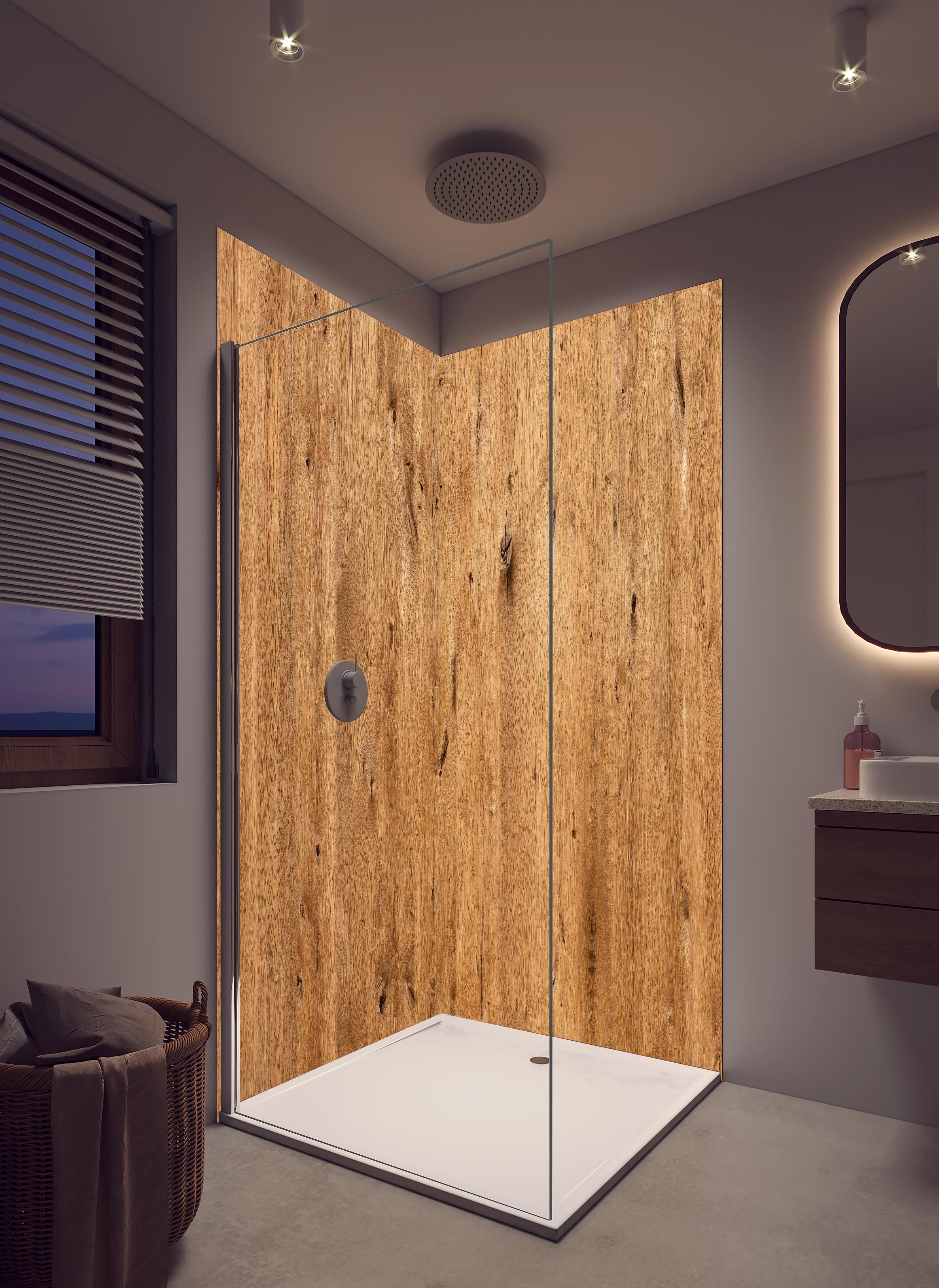 Duschrückwand - Natürliche Eichenholz-Struktur in hellem Badezimmer mit Regenduschkopf - zweiteilige Eck-Duschrückwand