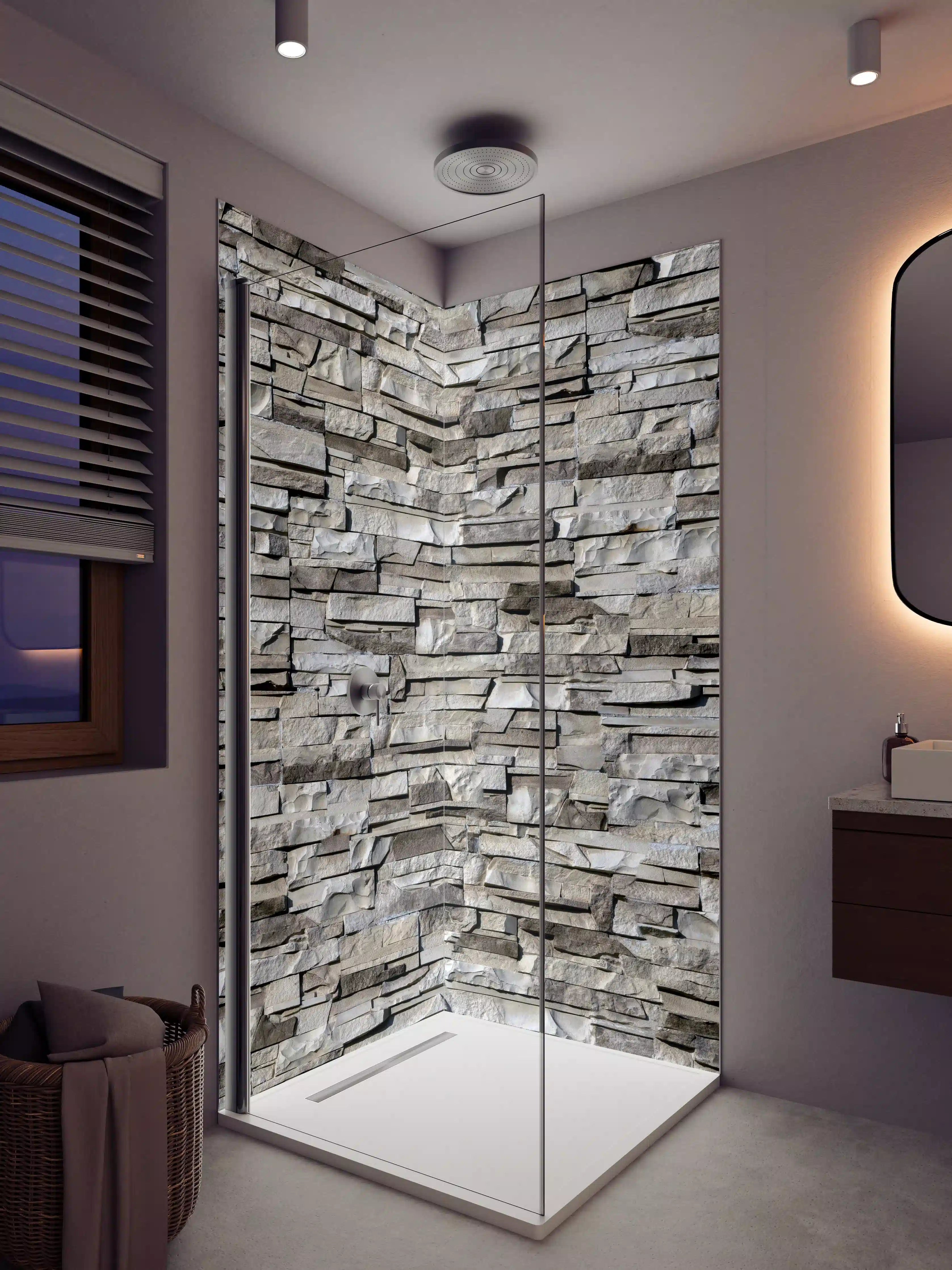 Duschrückwand - Natürliche Steindekoration in Grau