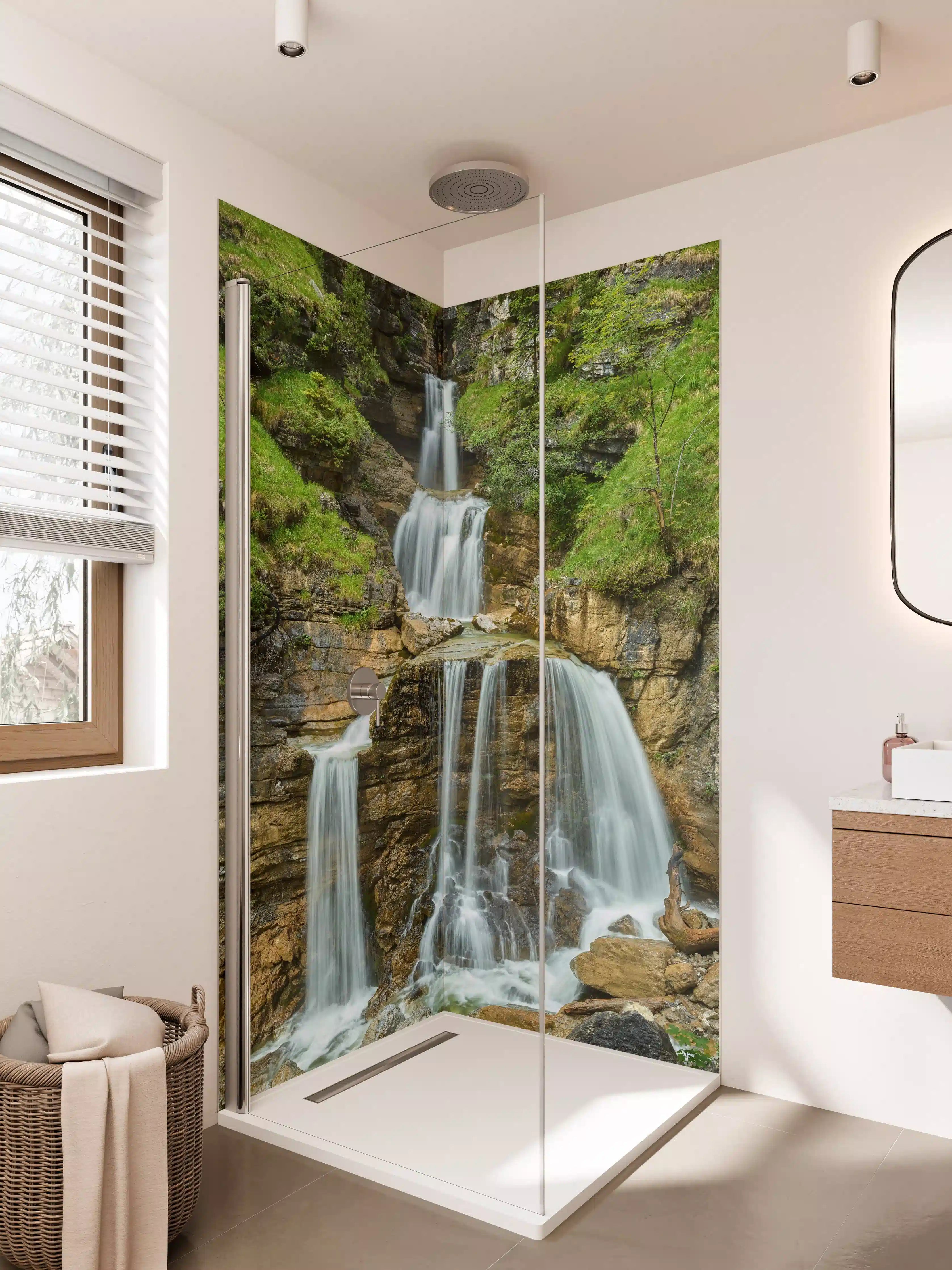 Duschrückwand - Nature Waterfall in Lush Green Landscape