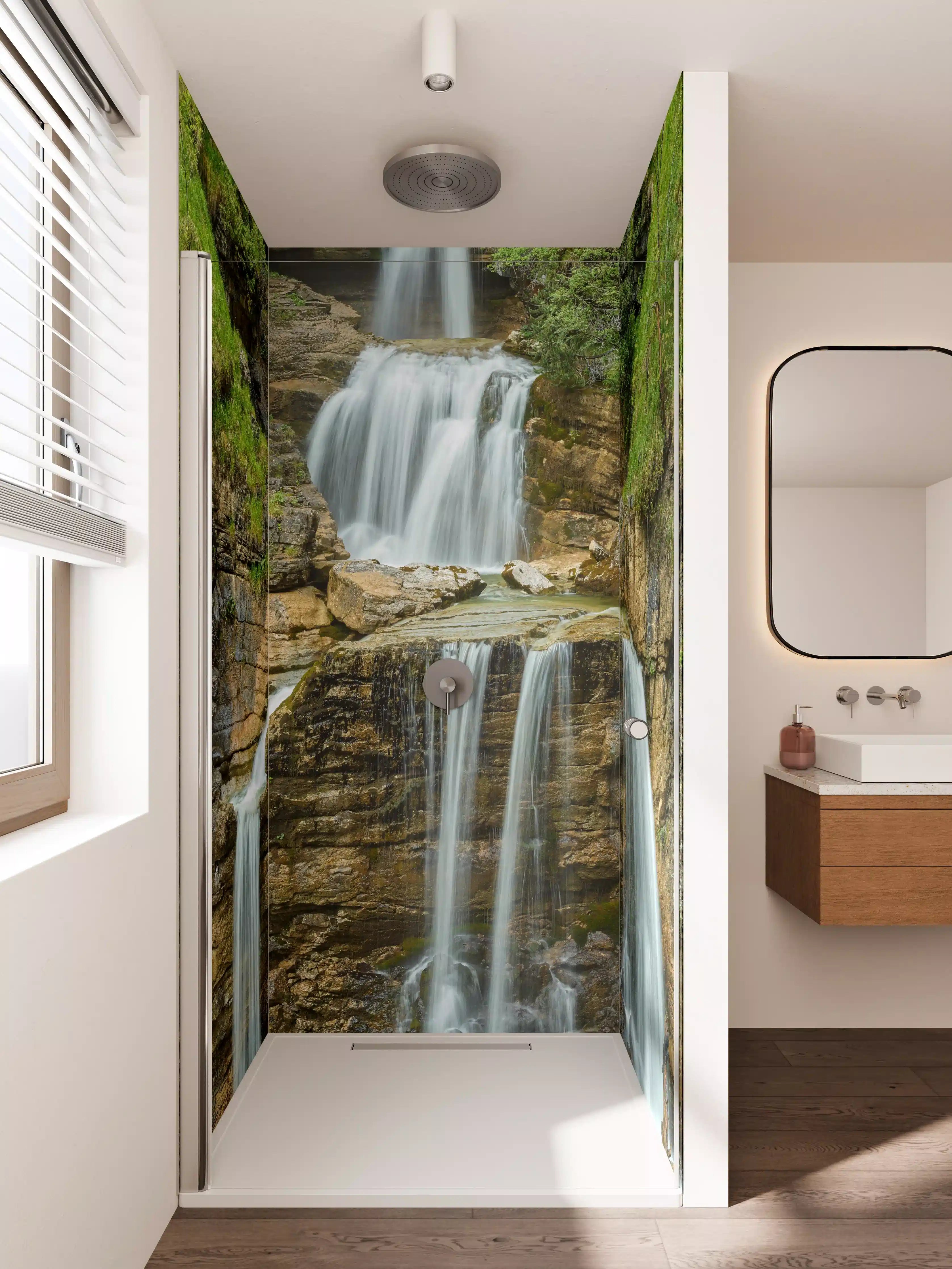 Duschrückwand - Nature Waterfall in Lush Green Landscape