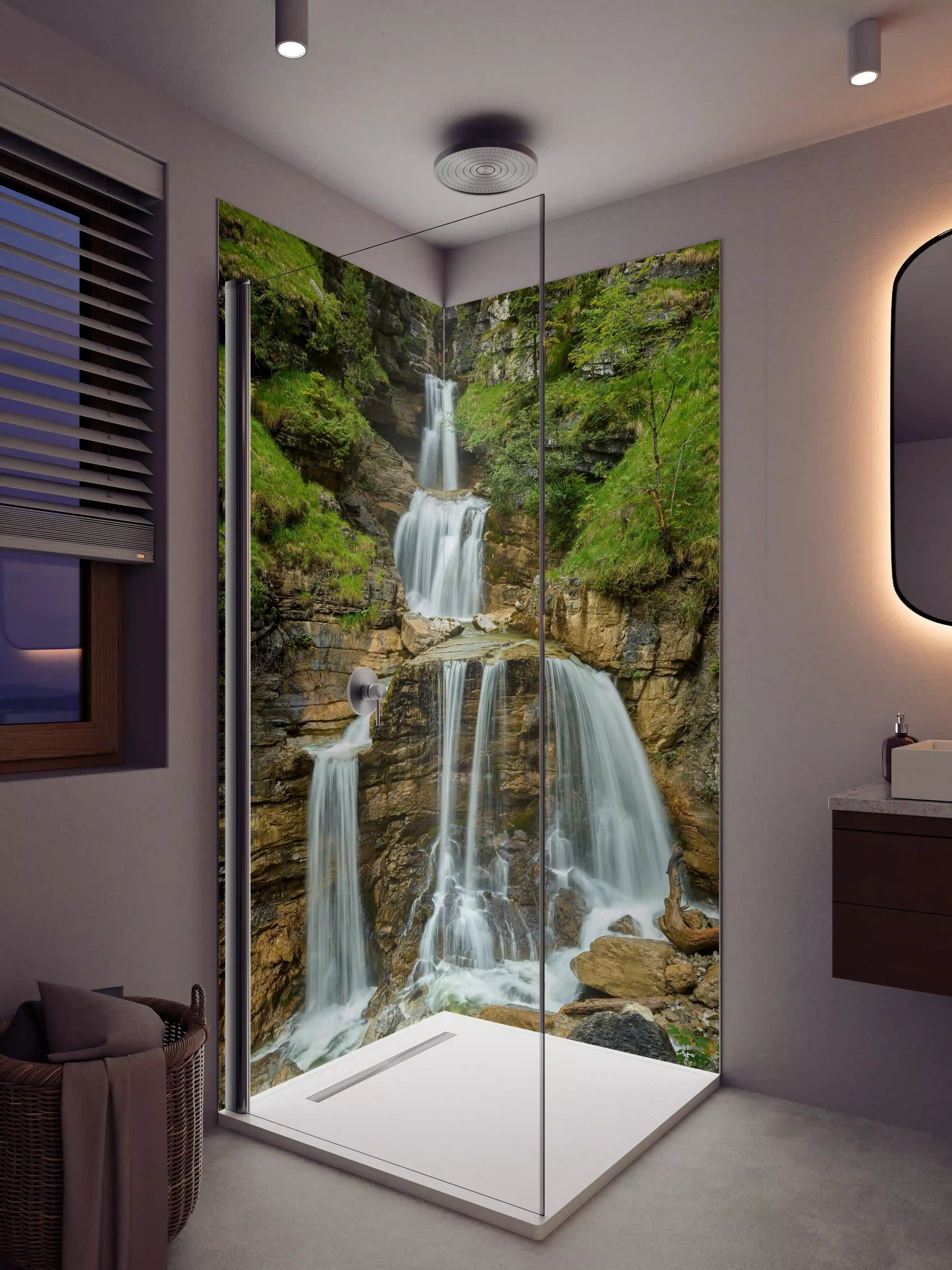 Duschrückwand - Nature Waterfall in Lush Green Landscape