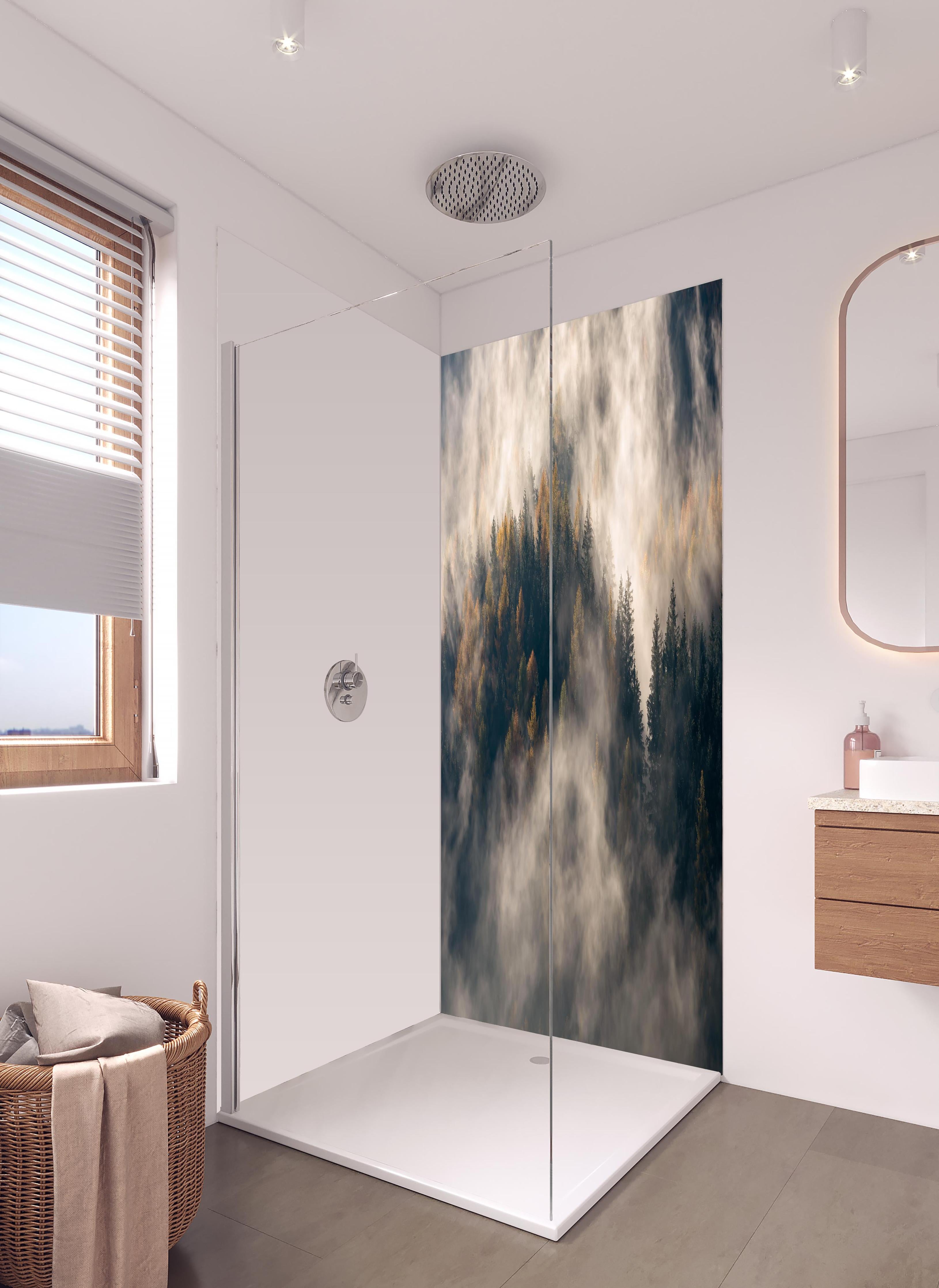 Duschrückwand - Nebel im Wald in hellem Badezimmer mit Regenduschkopf - zweiteilige Eck-Duschrückwand