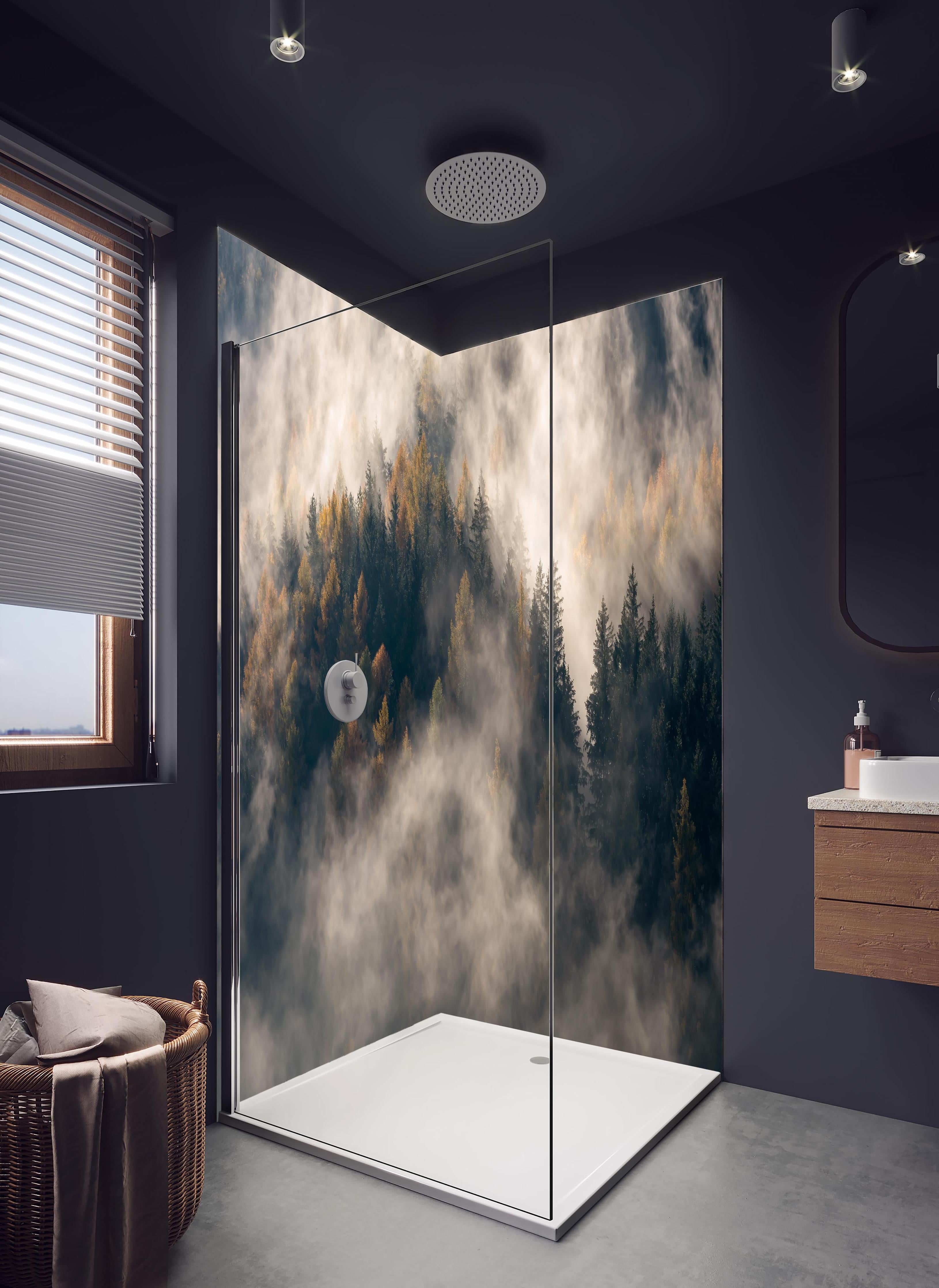 Duschrückwand - Nebel im Wald in hellem Badezimmer mit Regenduschkopf - zweiteilige Eck-Duschrückwand