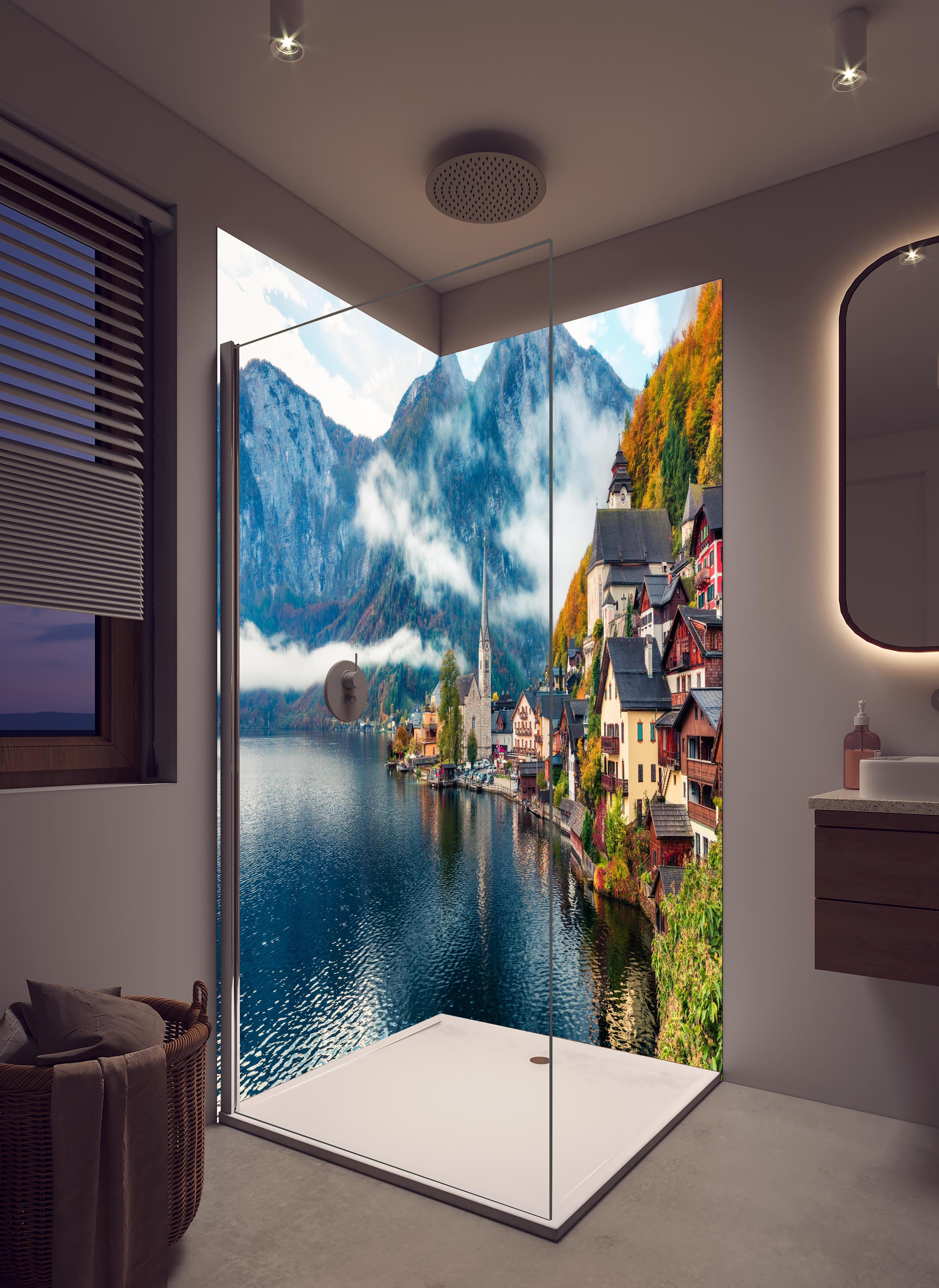 Duschrückwand - Neblige Herbstszene am Hallstätter See in hellem Badezimmer mit Regenduschkopf - zweiteilige Eck-Duschrückwand