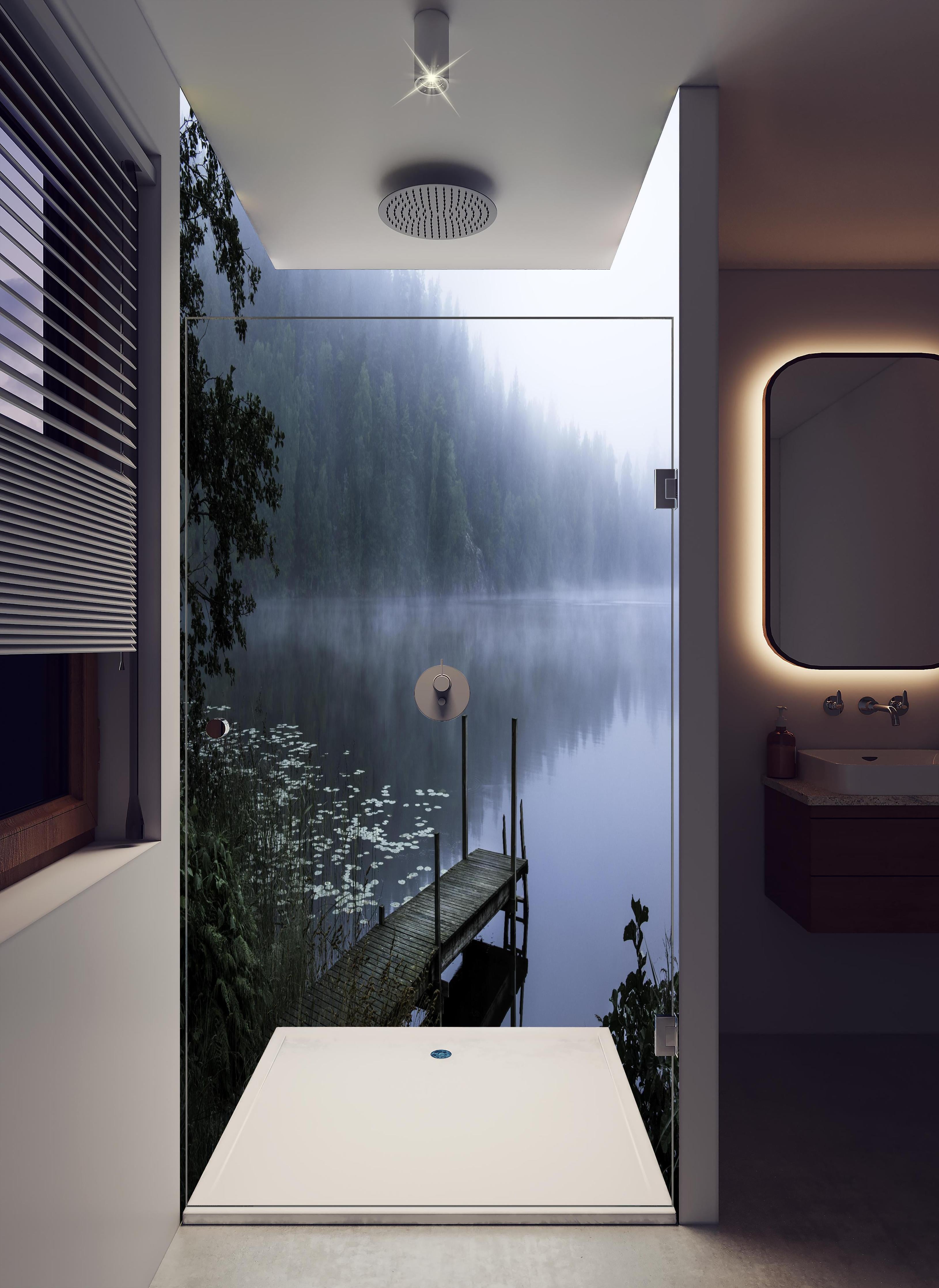 Duschrückwand - Nebliger Morgen in hellem Badezimmer mit Regenduschkopf - zweiteilige Eck-Duschrückwand