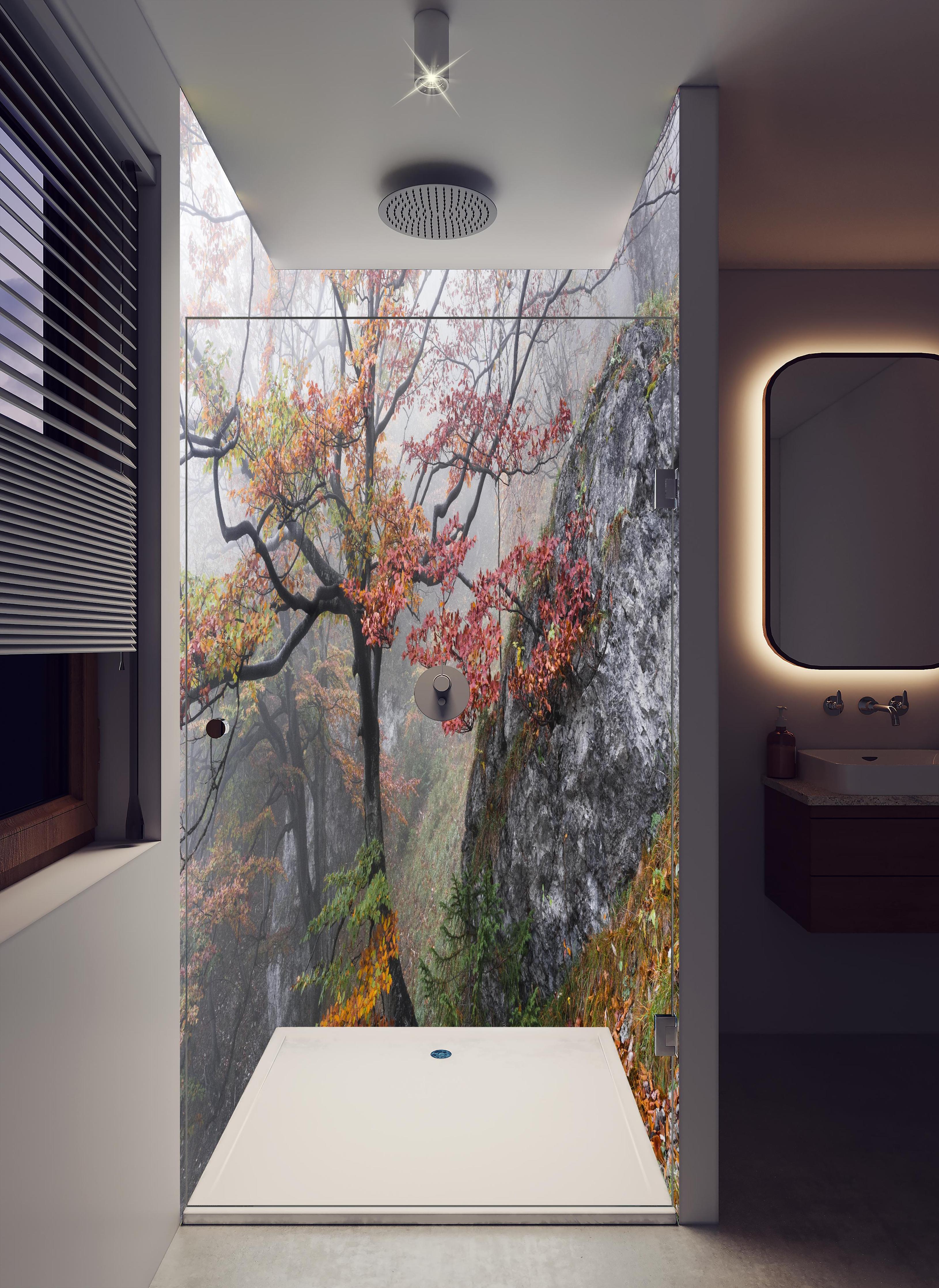 Duschrückwand - Nebliger Wald - Slowakei in hellem Badezimmer mit Regenduschkopf - zweiteilige Eck-Duschrückwand