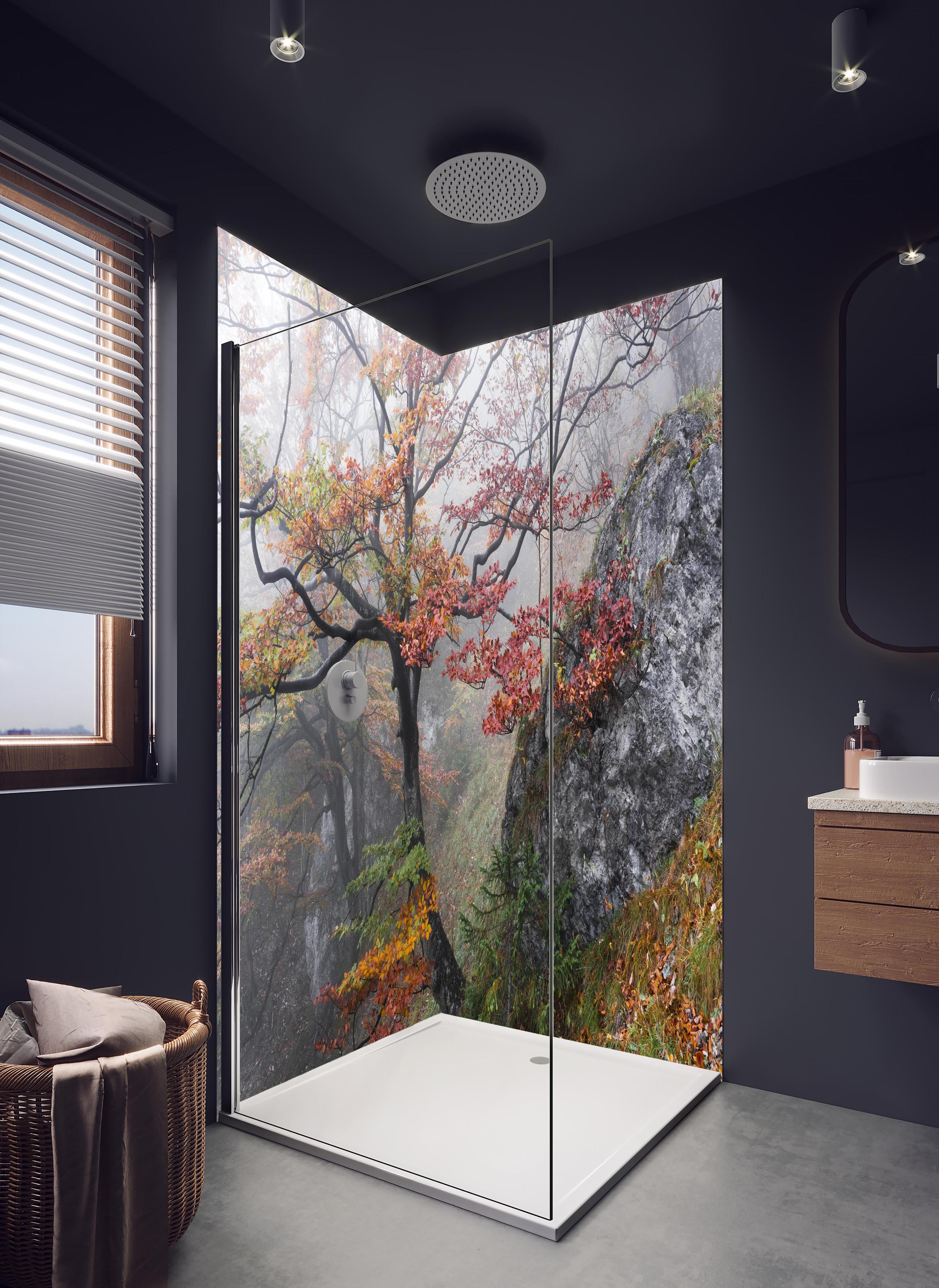 Duschrückwand - Nebliger Wald - Slowakei in hellem Badezimmer mit Regenduschkopf - zweiteilige Eck-Duschrückwand