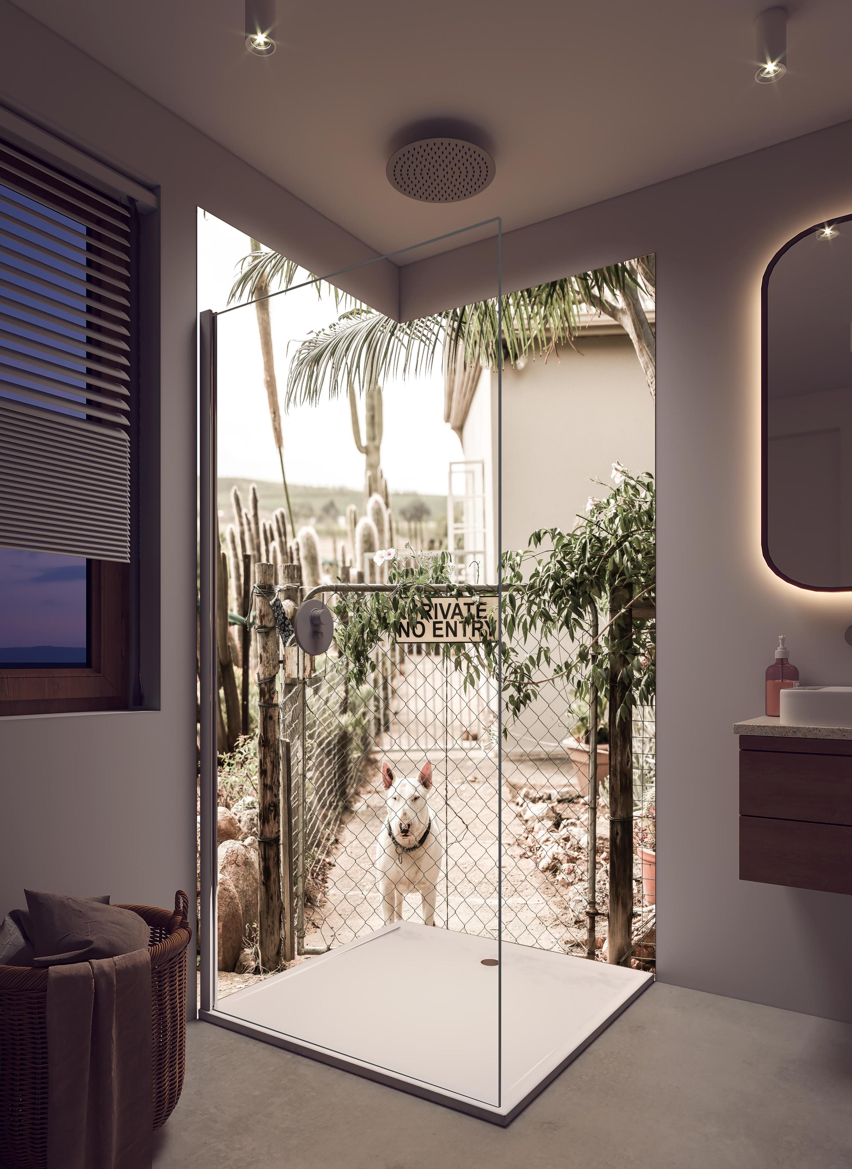 Duschrückwand - No Entry - älterlicher Eingang in hellem Badezimmer mit Regenduschkopf - zweiteilige Eck-Duschrückwand