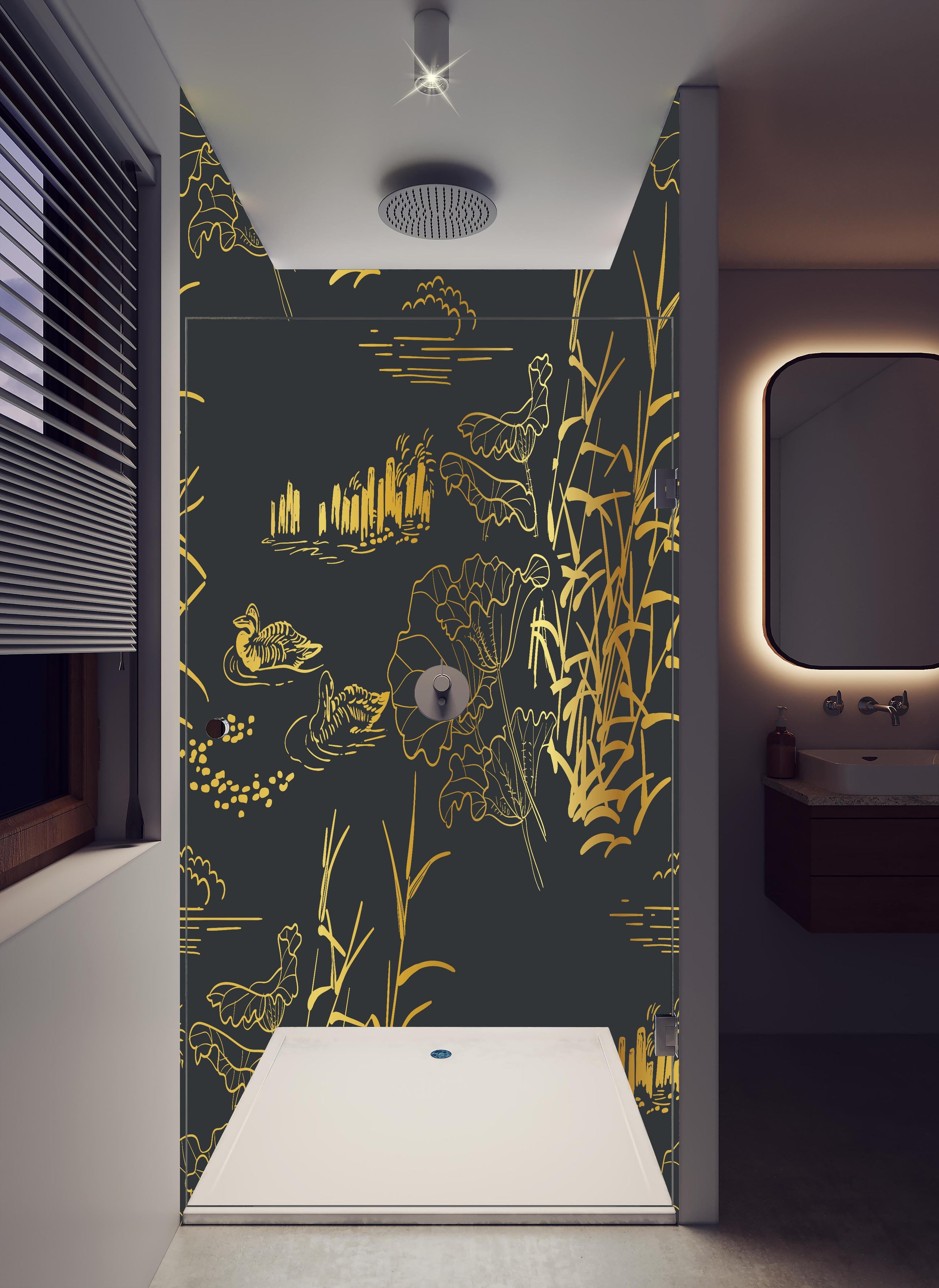 Duschrückwand - Orientalische Goldmuster Nachtblaue Tapete in hellem Badezimmer mit Regenduschkopf - zweiteilige Eck-Duschrückwand