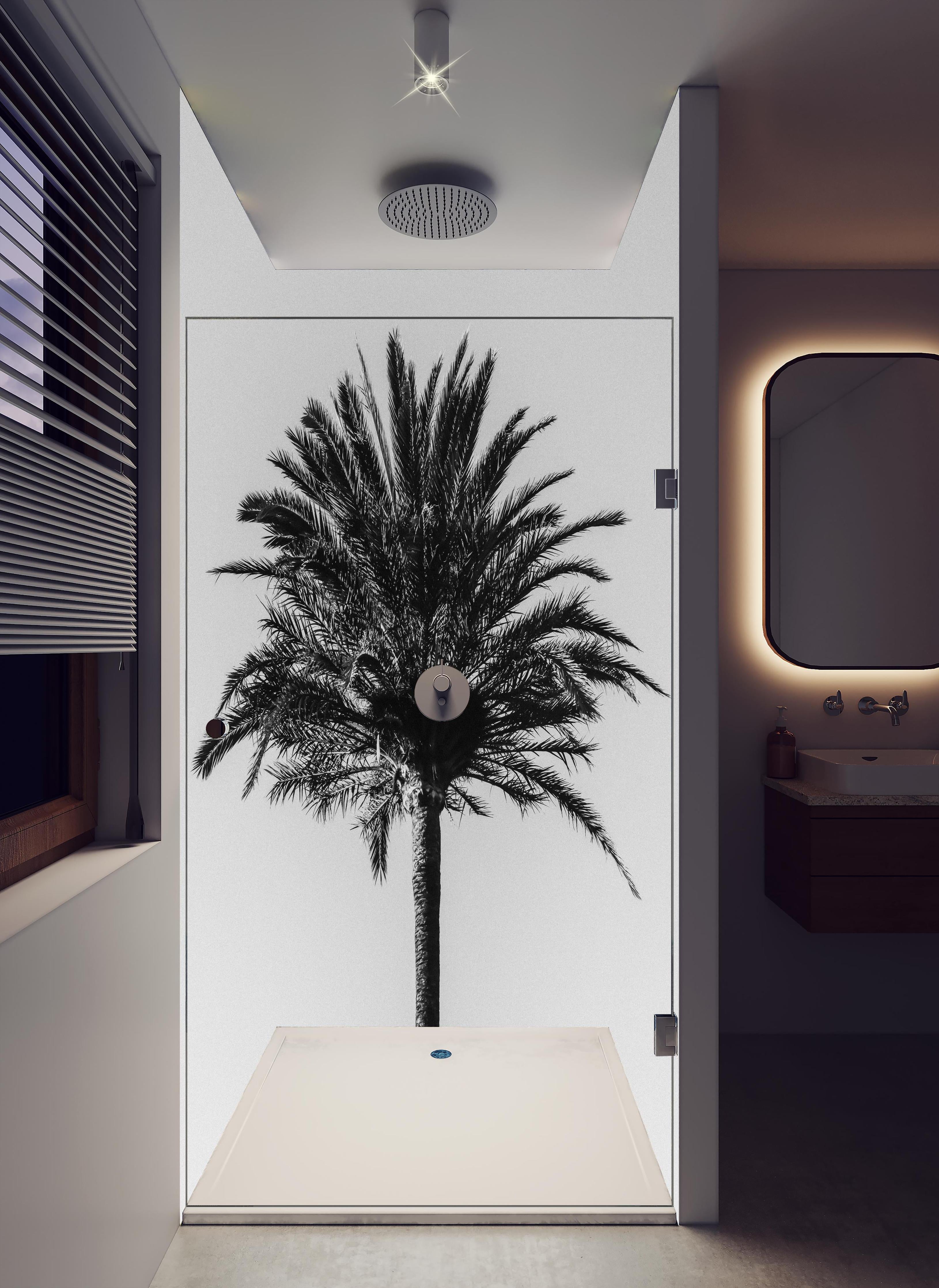 Duschrückwand - Palme - Schwarz-weiß in hellem Badezimmer mit Regenduschkopf - zweiteilige Eck-Duschrückwand
