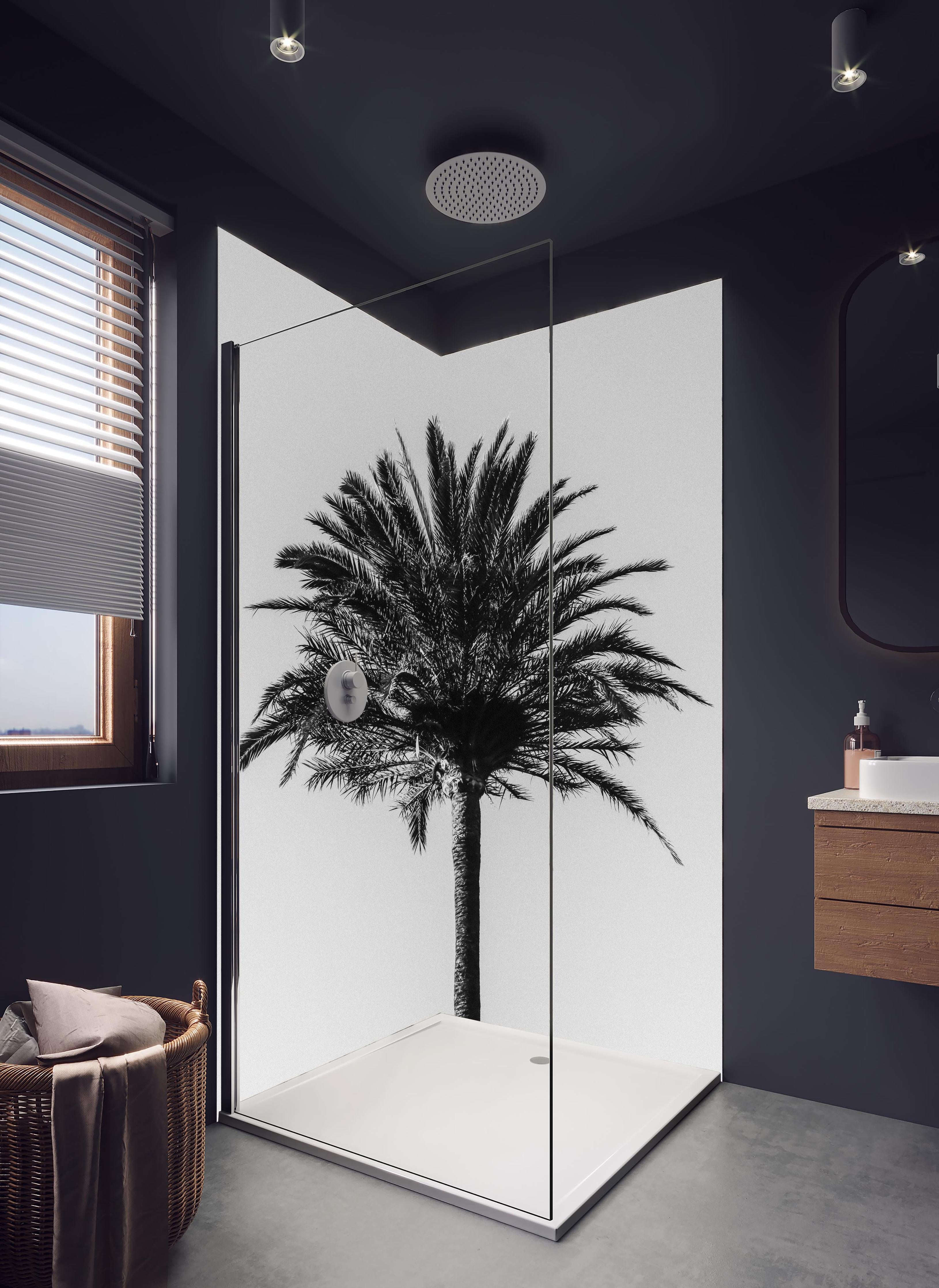 Duschrückwand - Palme - Schwarz-weiß in hellem Badezimmer mit Regenduschkopf - zweiteilige Eck-Duschrückwand