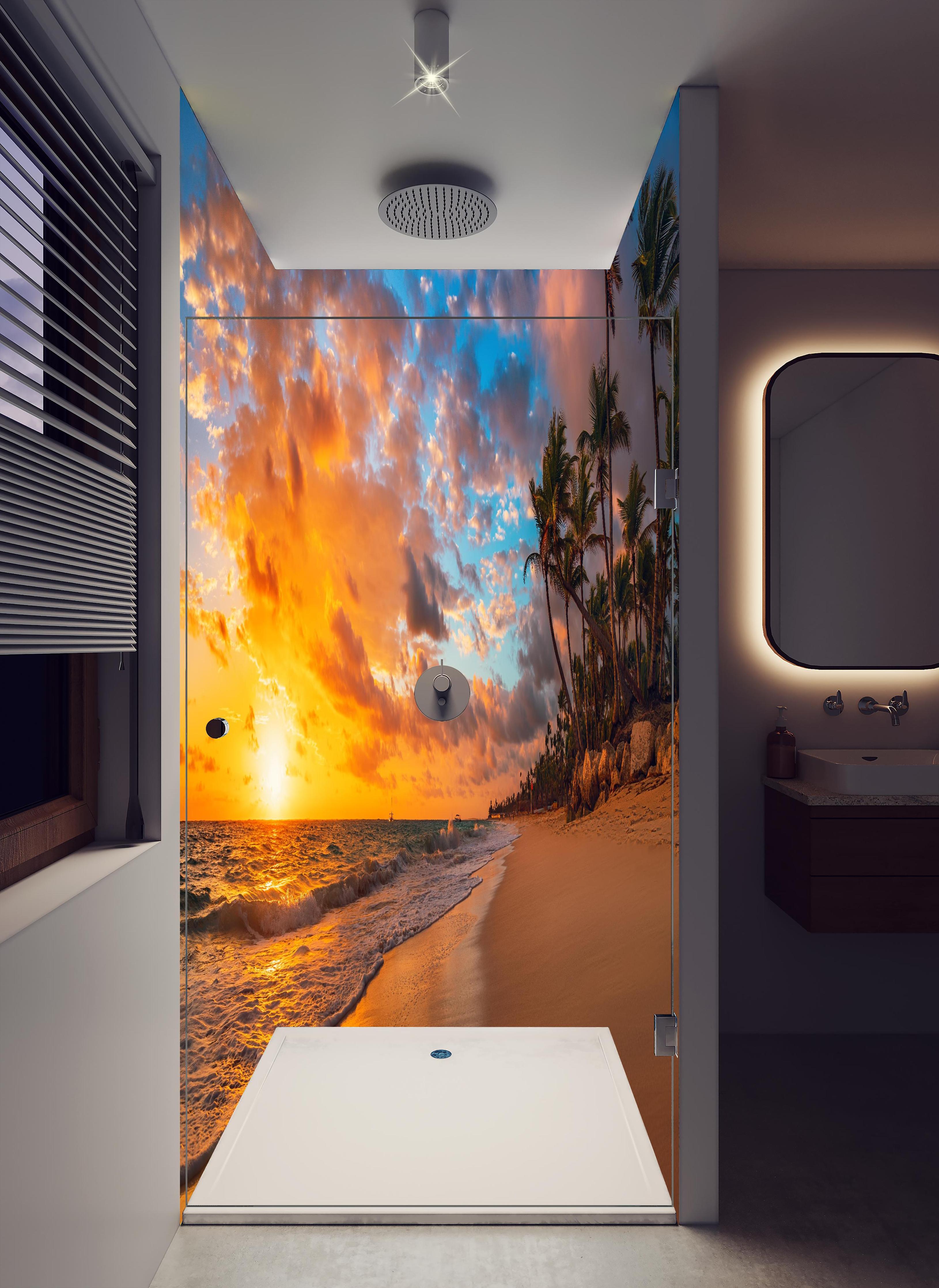 Duschrückwand - Paradiesischer Strand Coson in hellem Badezimmer mit Regenduschkopf - zweiteilige Eck-Duschrückwand