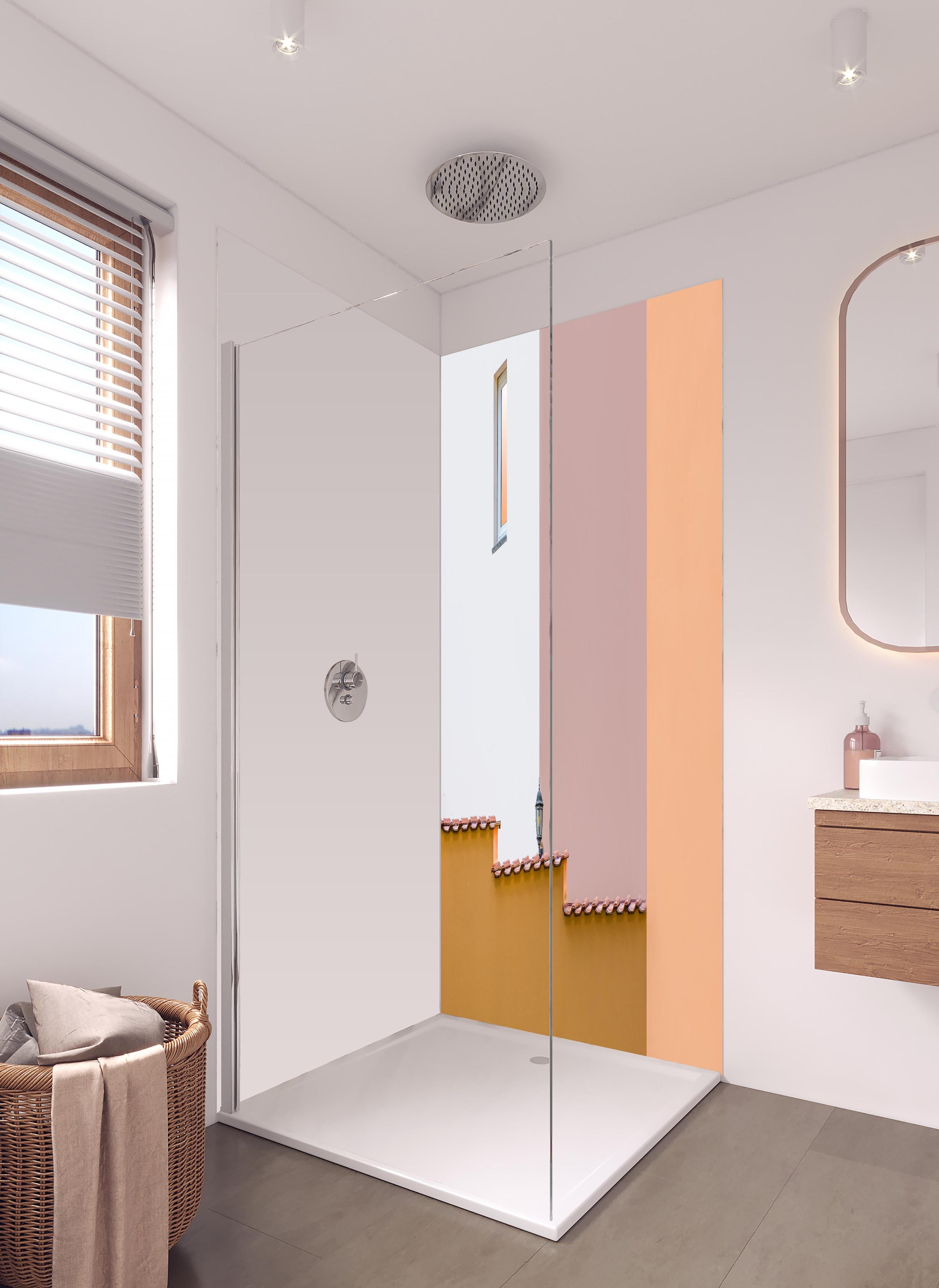 Duschrückwand - Pastelltöne in urbaner Architektur bei Dämmerung in hellem Badezimmer mit Regenduschkopf - zweiteilige Eck-Duschrückwand