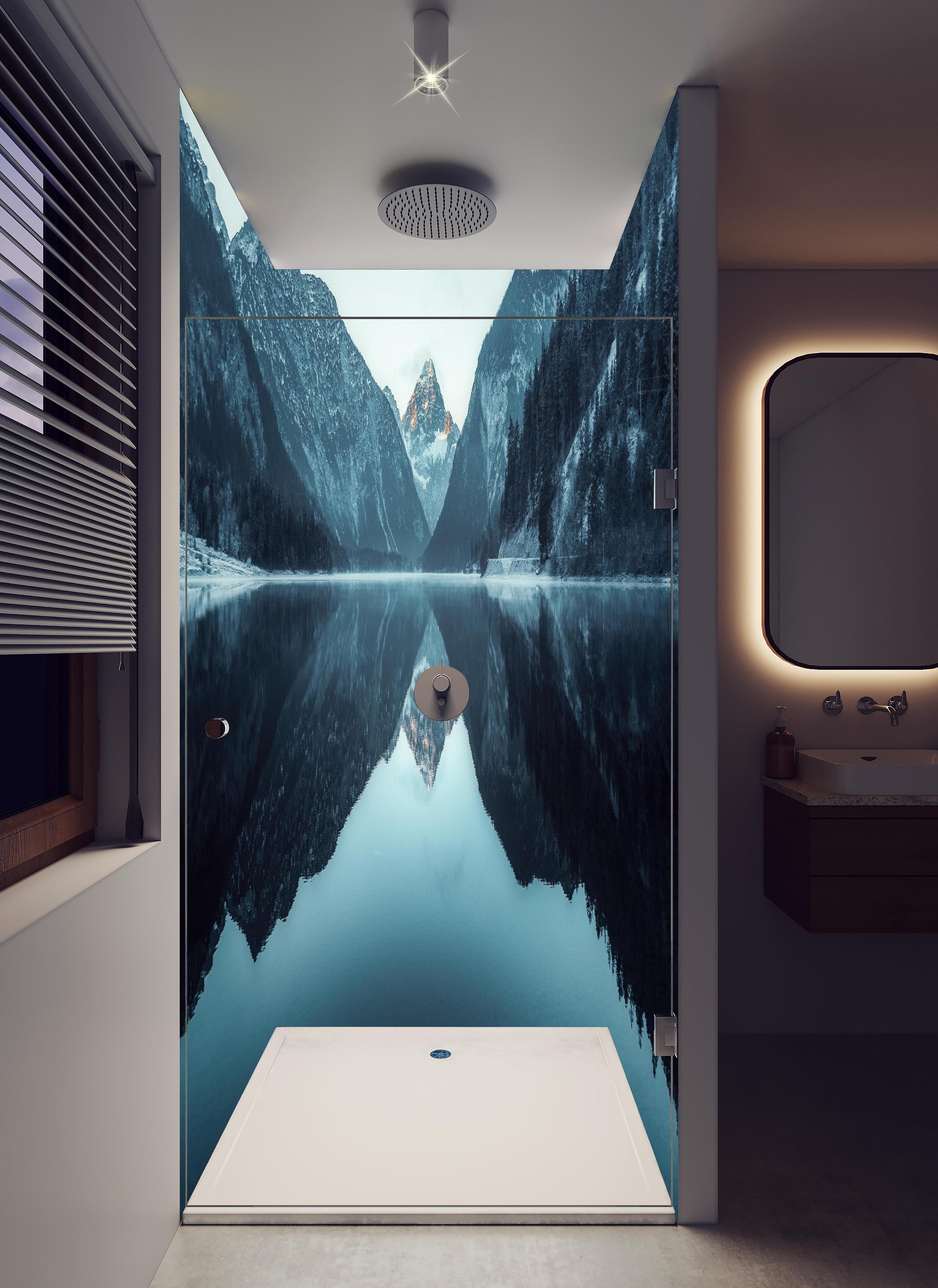 Duschrückwand - Plansee im Winter - Österreich in hellem Badezimmer mit Regenduschkopf - zweiteilige Eck-Duschrückwand