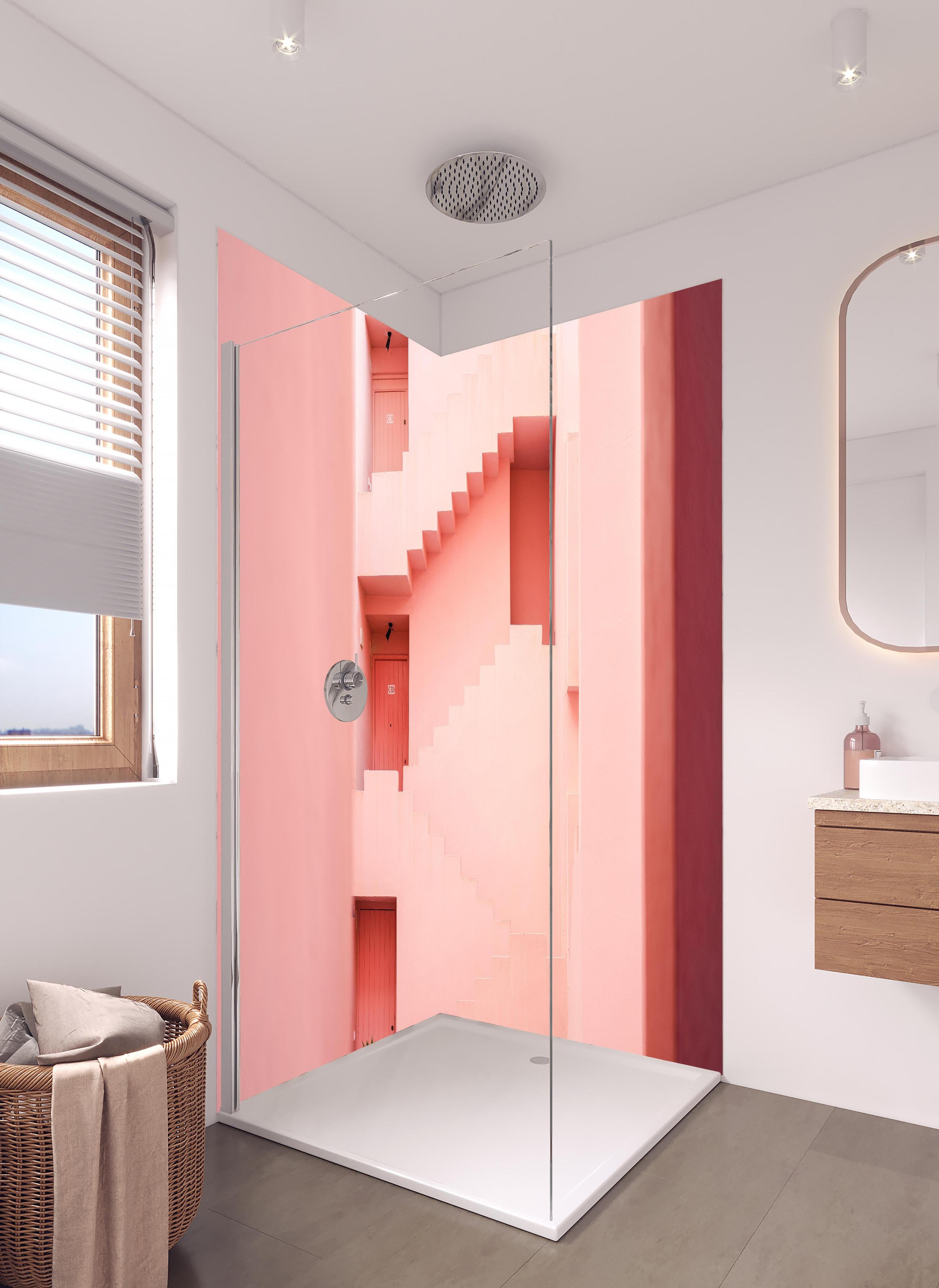 Duschrückwand - Rosafarbene Architektur La Muralla Roja in hellem Badezimmer mit Regenduschkopf - zweiteilige Eck-Duschrückwand