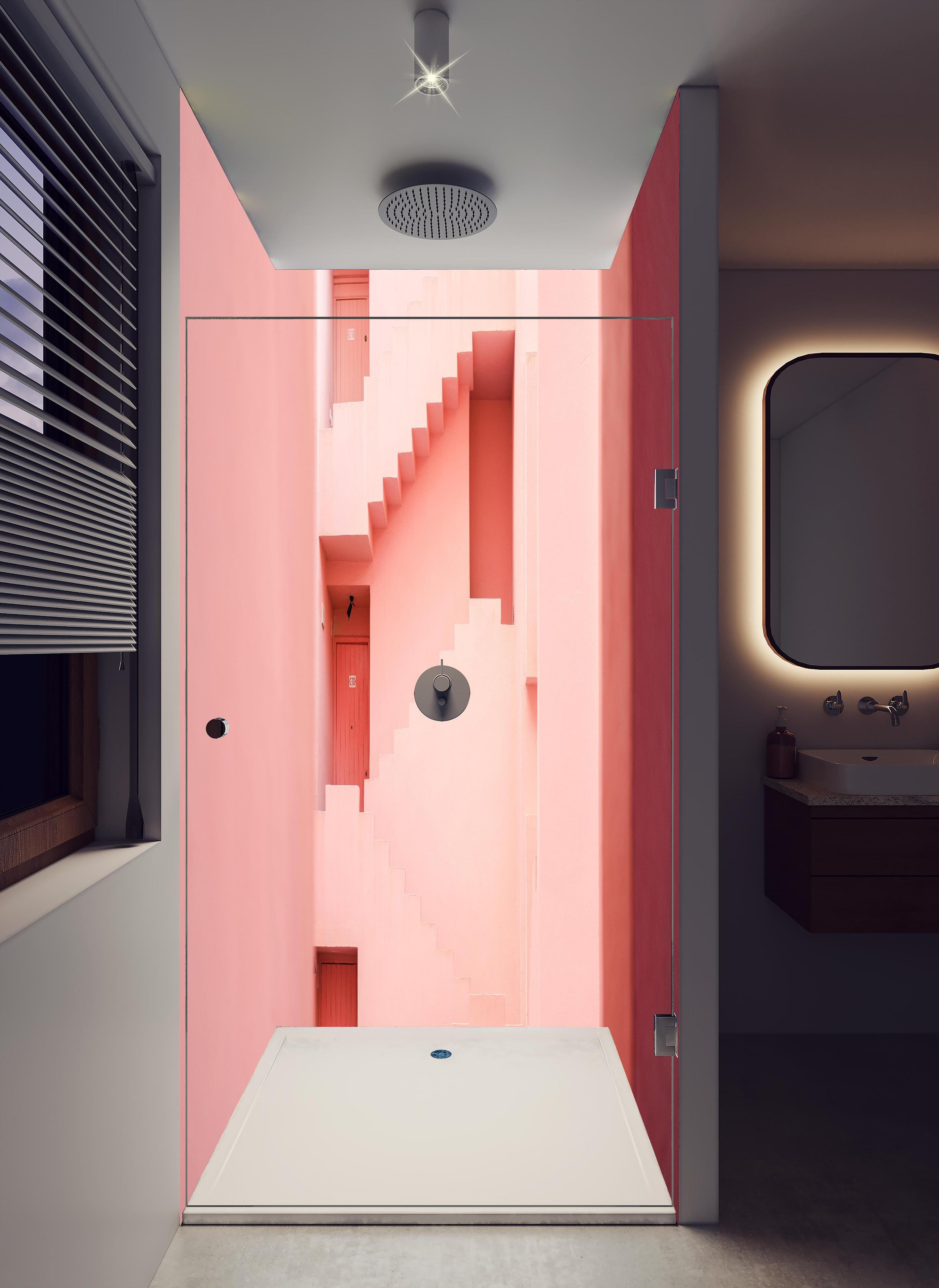 Duschrückwand - Rosafarbene Architektur La Muralla Roja in hellem Badezimmer mit Regenduschkopf - zweiteilige Eck-Duschrückwand