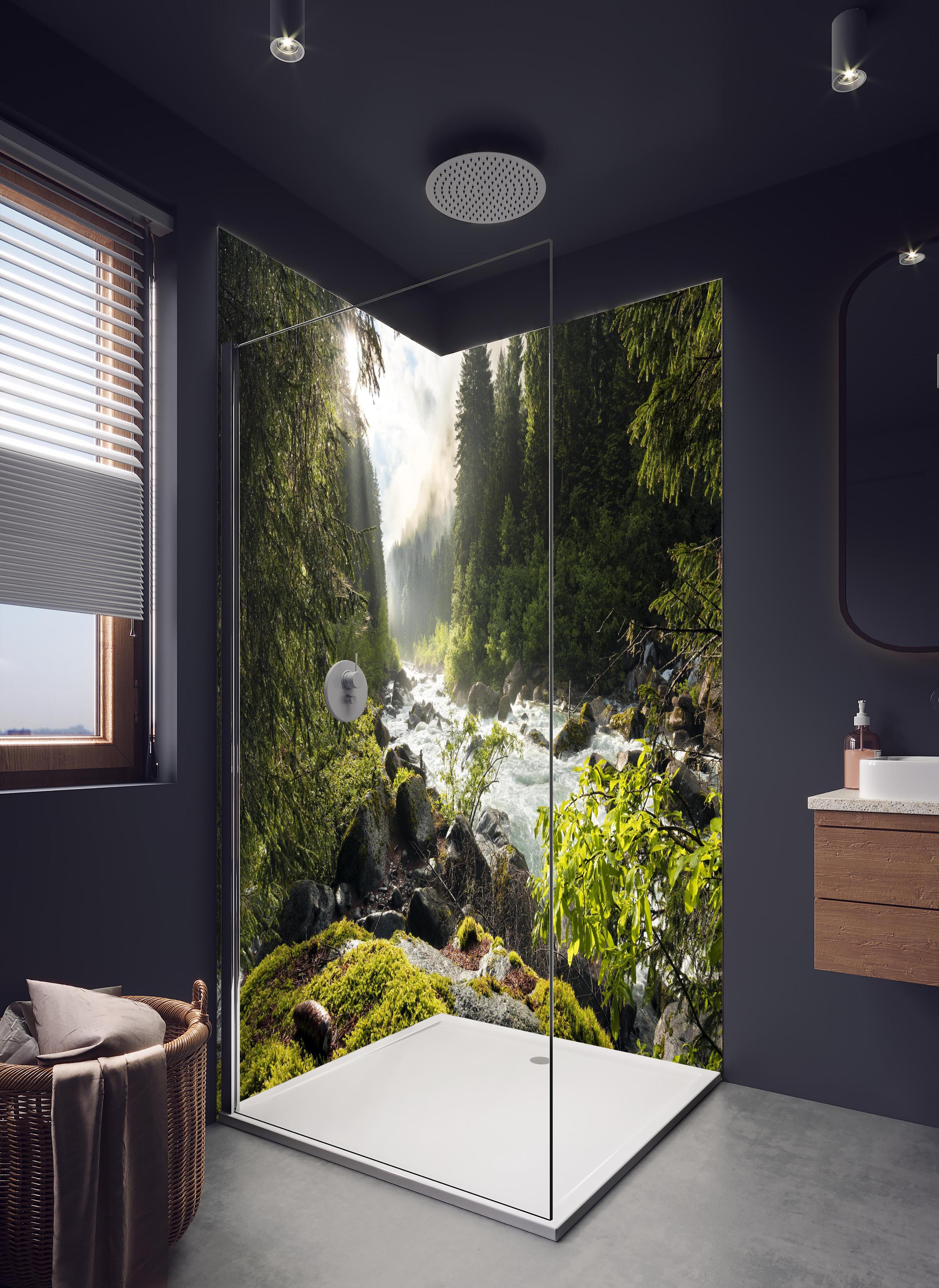 Duschrückwand - Ruhiger Fluss mitten im Wald in hellem Badezimmer mit Regenduschkopf - zweiteilige Eck-Duschrückwand
