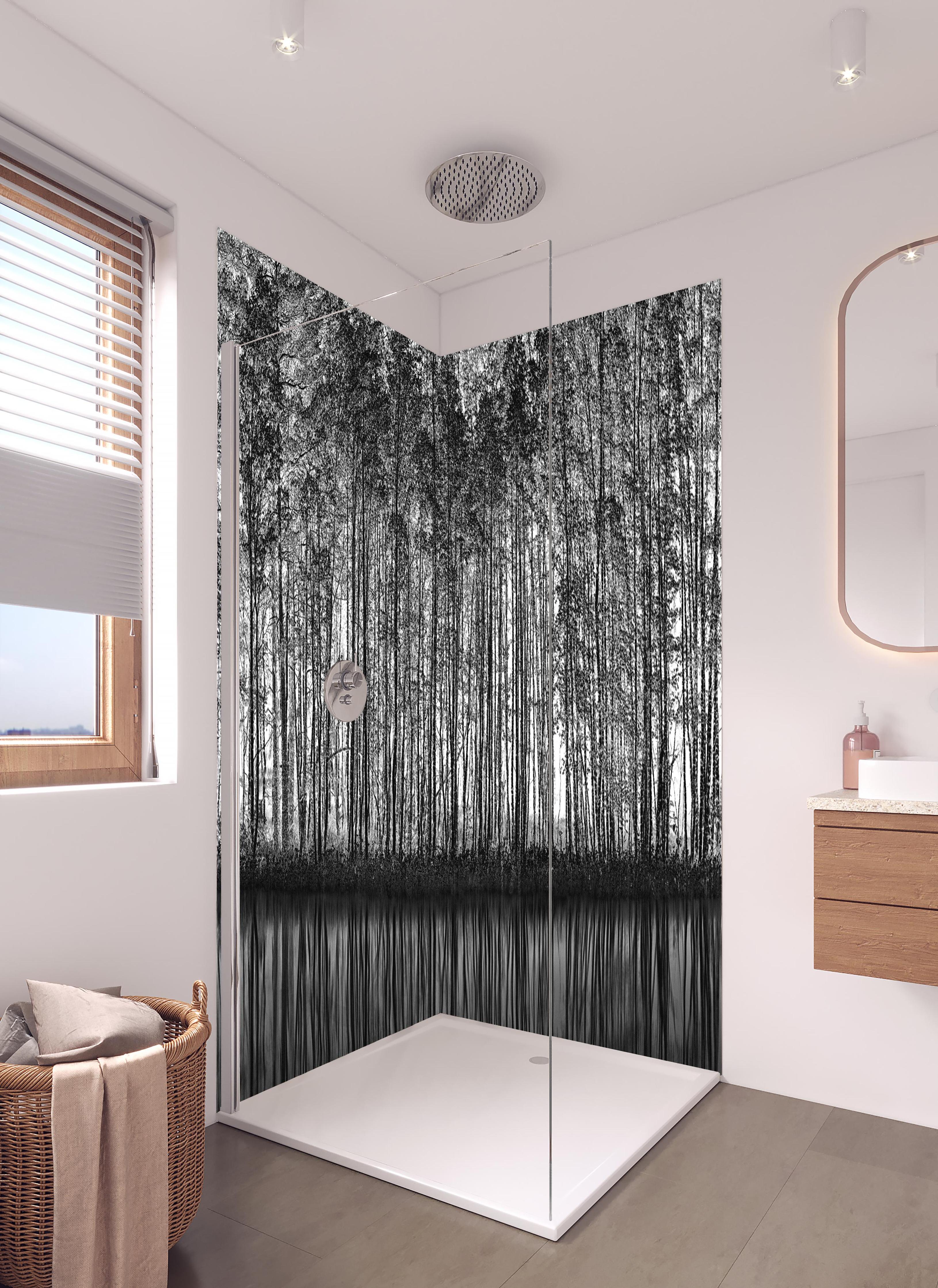 Duschrückwand - Ruhiger Wald - Wasser Reflektion in hellem Badezimmer mit Regenduschkopf - zweiteilige Eck-Duschrückwand