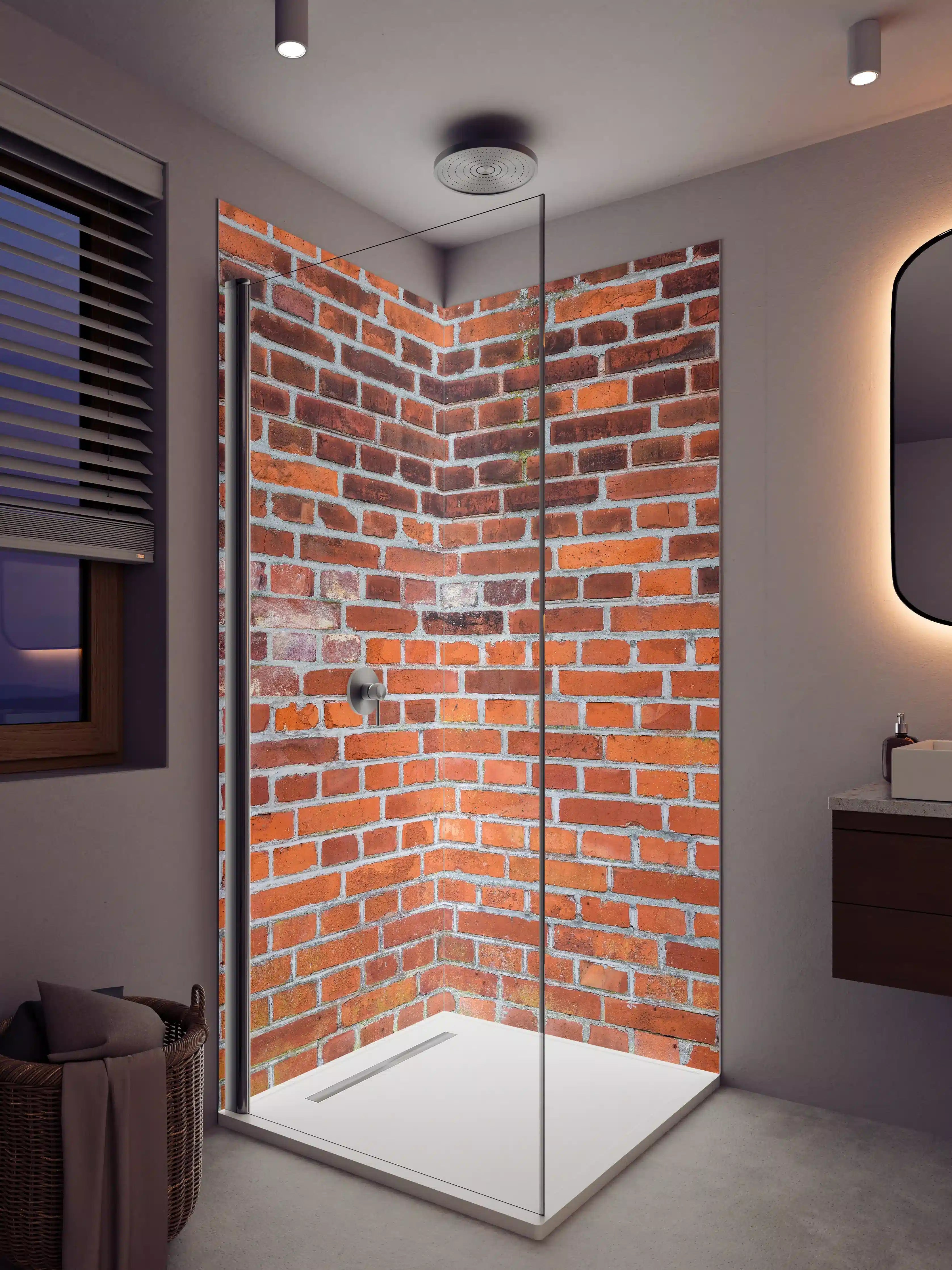 Duschrückwand - Rustikale Backsteinwand in warmen Rottönen