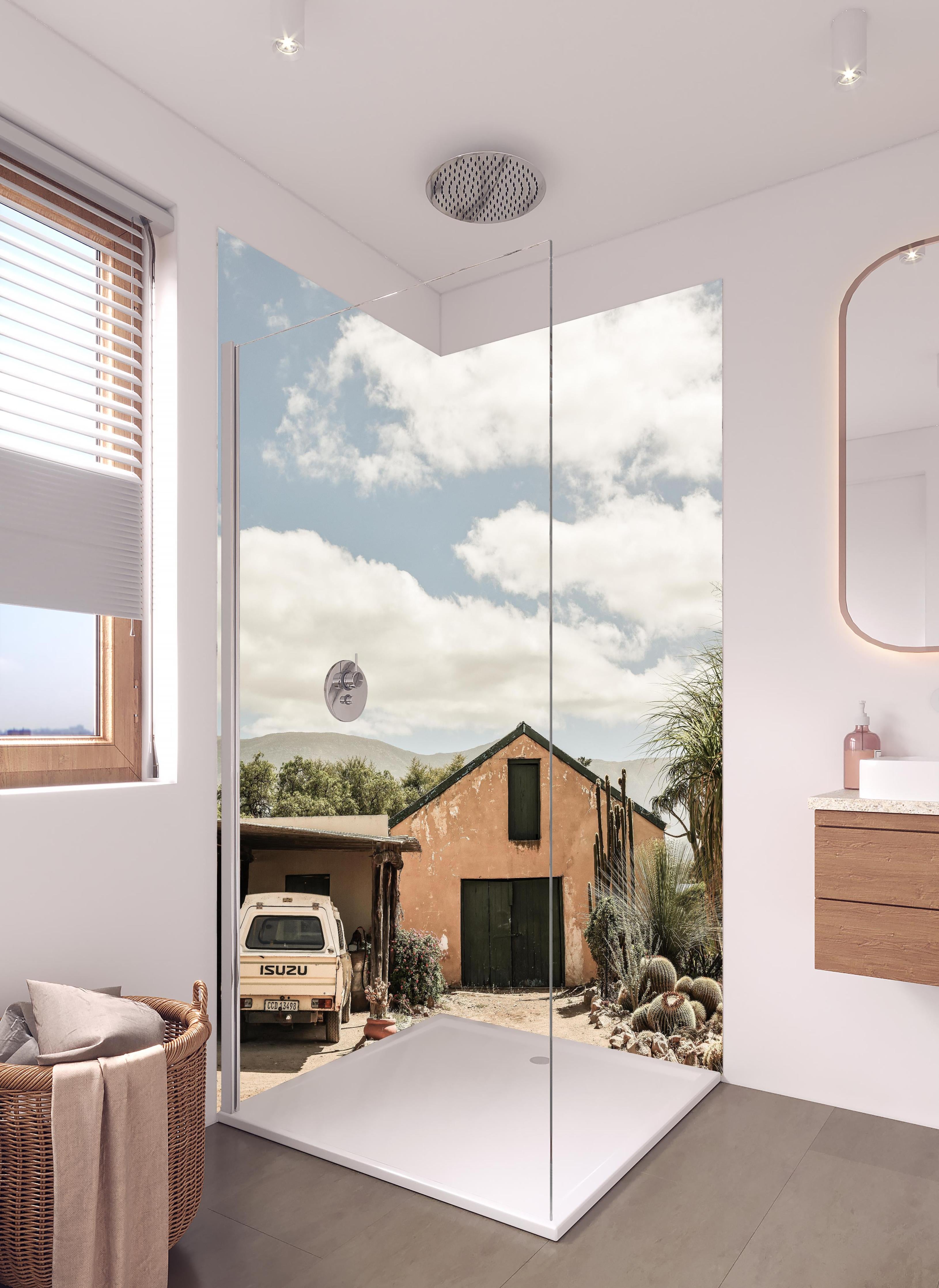 Duschrückwand - Rustikales Farmhaus Karoo in Ocker-Gelbtönen in hellem Badezimmer mit Regenduschkopf - zweiteilige Eck-Duschrückwand