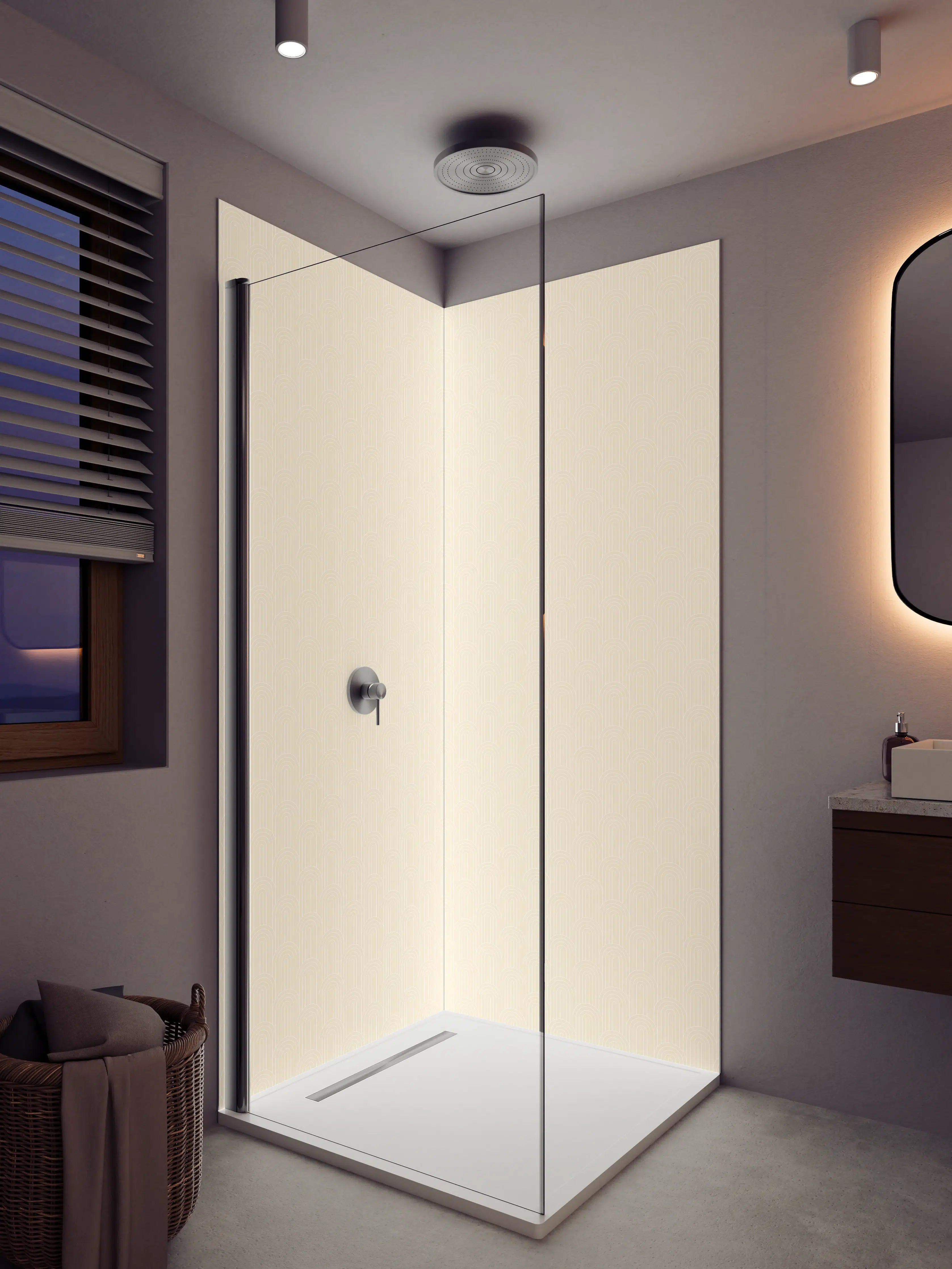 Duschrückwand - Sanfte Grautöne auf weißer Wand