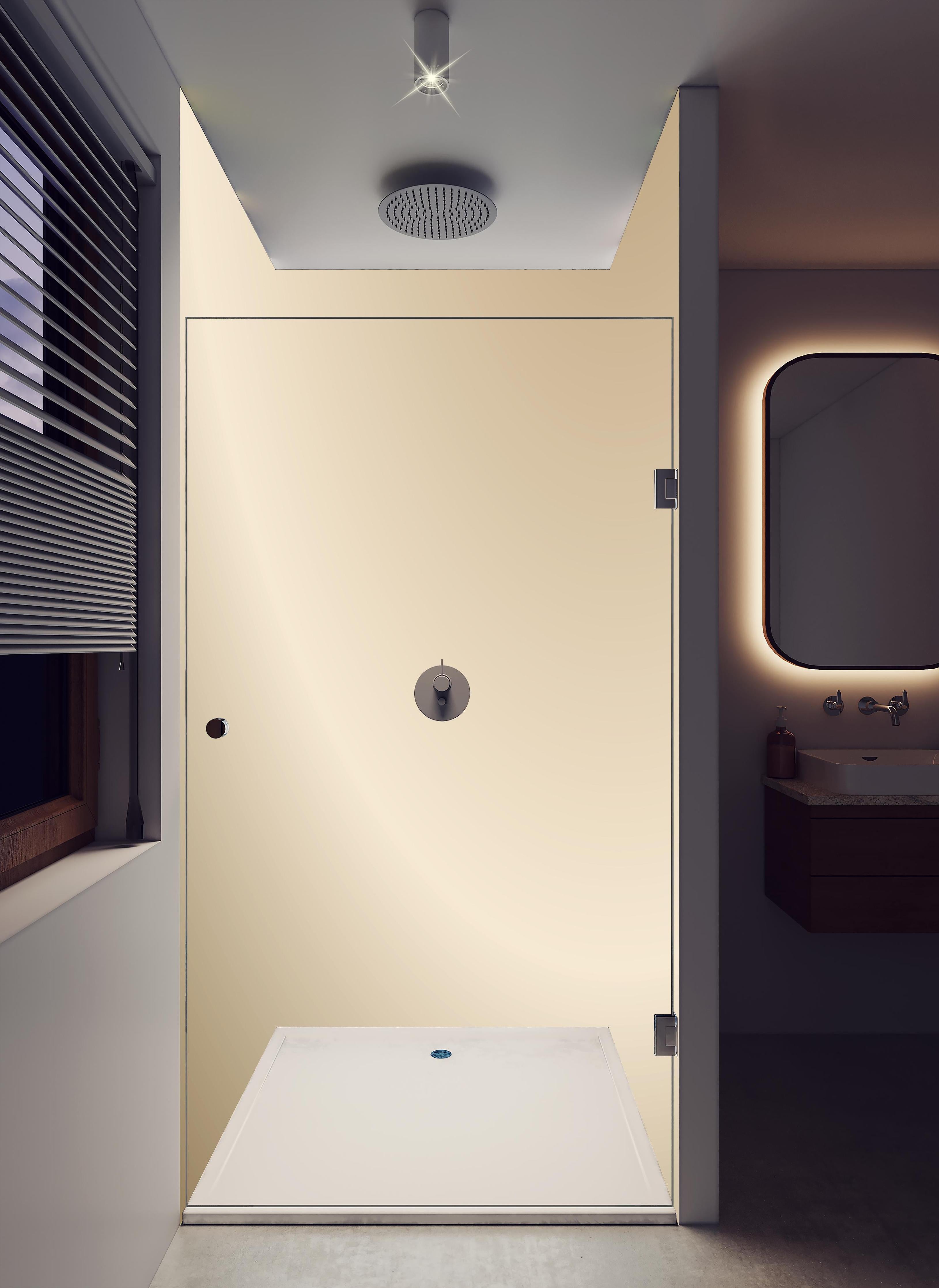 Duschrückwand - Sanfter Beige-Creme Farbverlauf Hintergrund in hellem Badezimmer mit Regenduschkopf - zweiteilige Eck-Duschrückwand