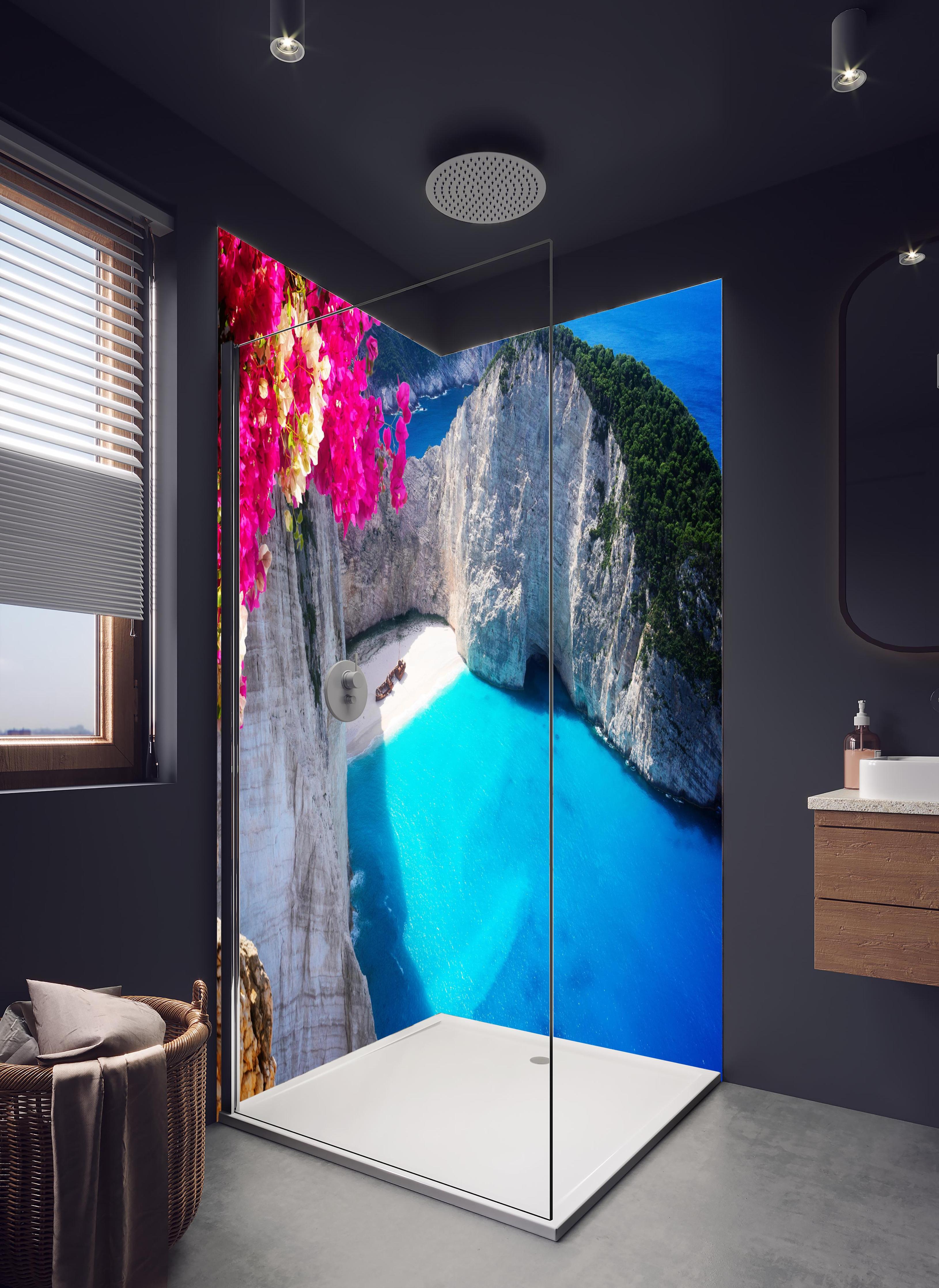 Duschrückwand - Schöne Landschaft der Insel Zakinthos in hellem Badezimmer mit Regenduschkopf - zweiteilige Eck-Duschrückwand