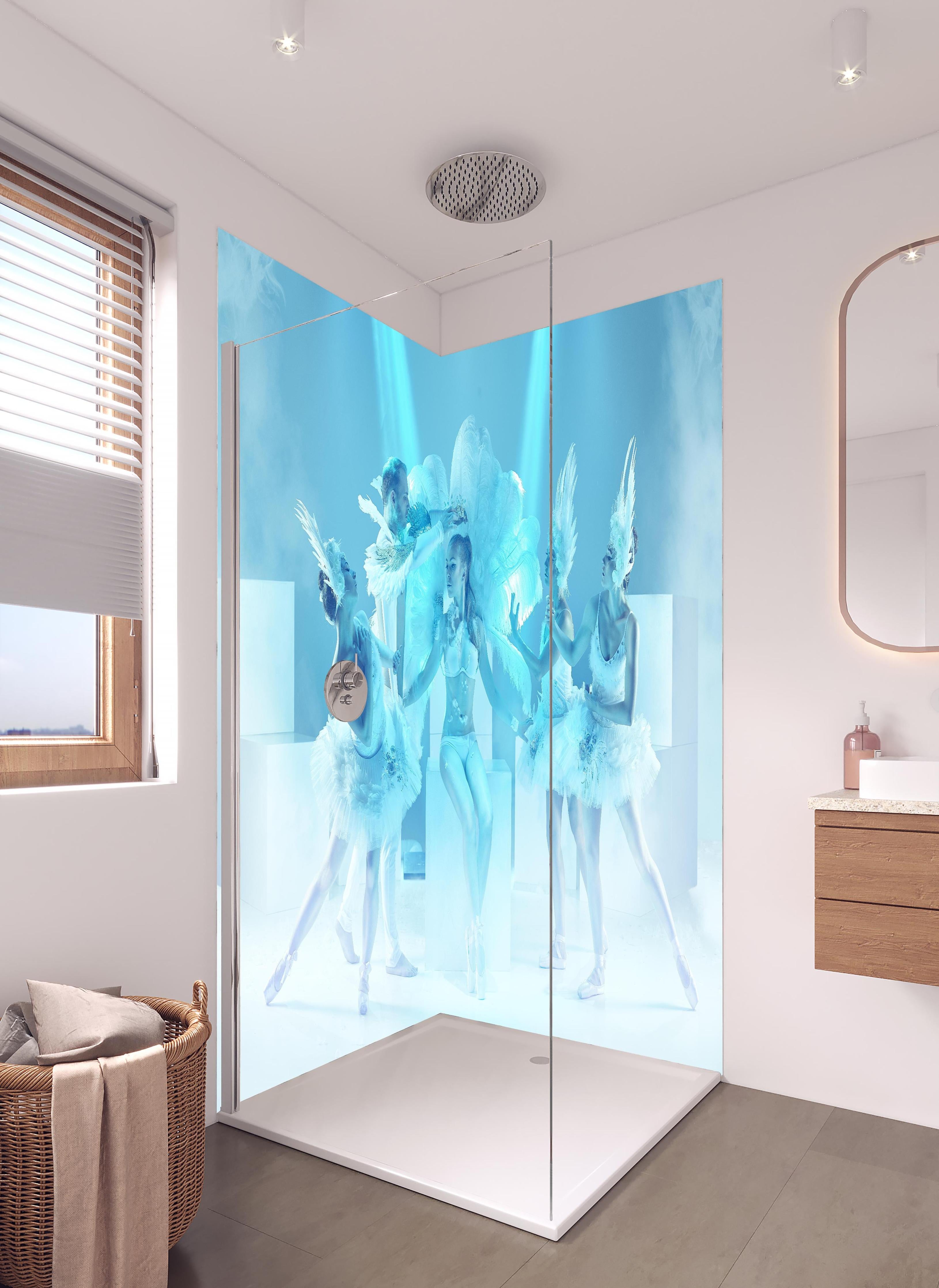 Duschrückwand - Schwan-Aufführung in bläulichem Licht in hellem Badezimmer mit Regenduschkopf - zweiteilige Eck-Duschrückwand