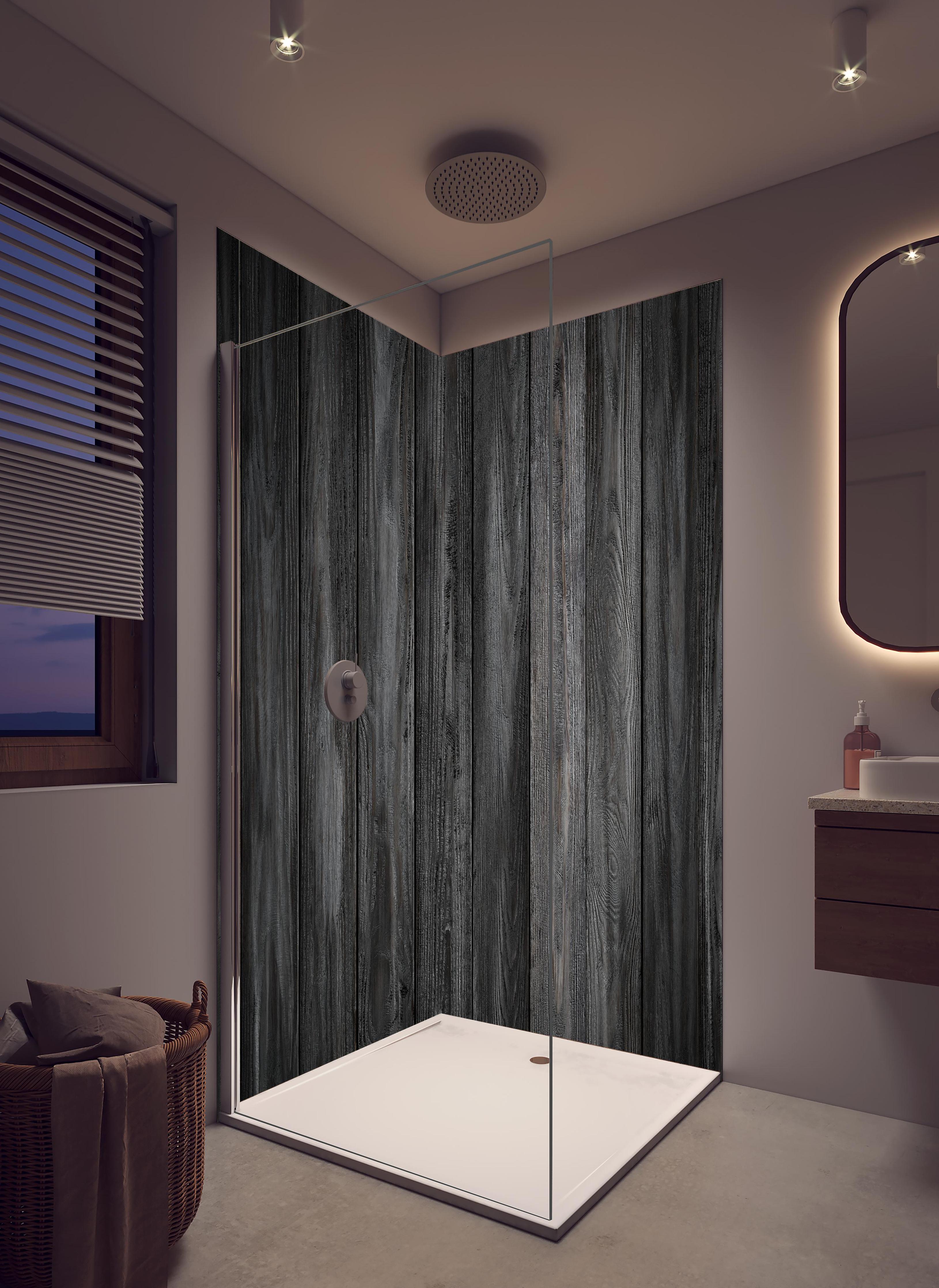 Duschrückwand - Schwarz lackierte Holzbretter in hellem Badezimmer mit Regenduschkopf - zweiteilige Eck-Duschrückwand
