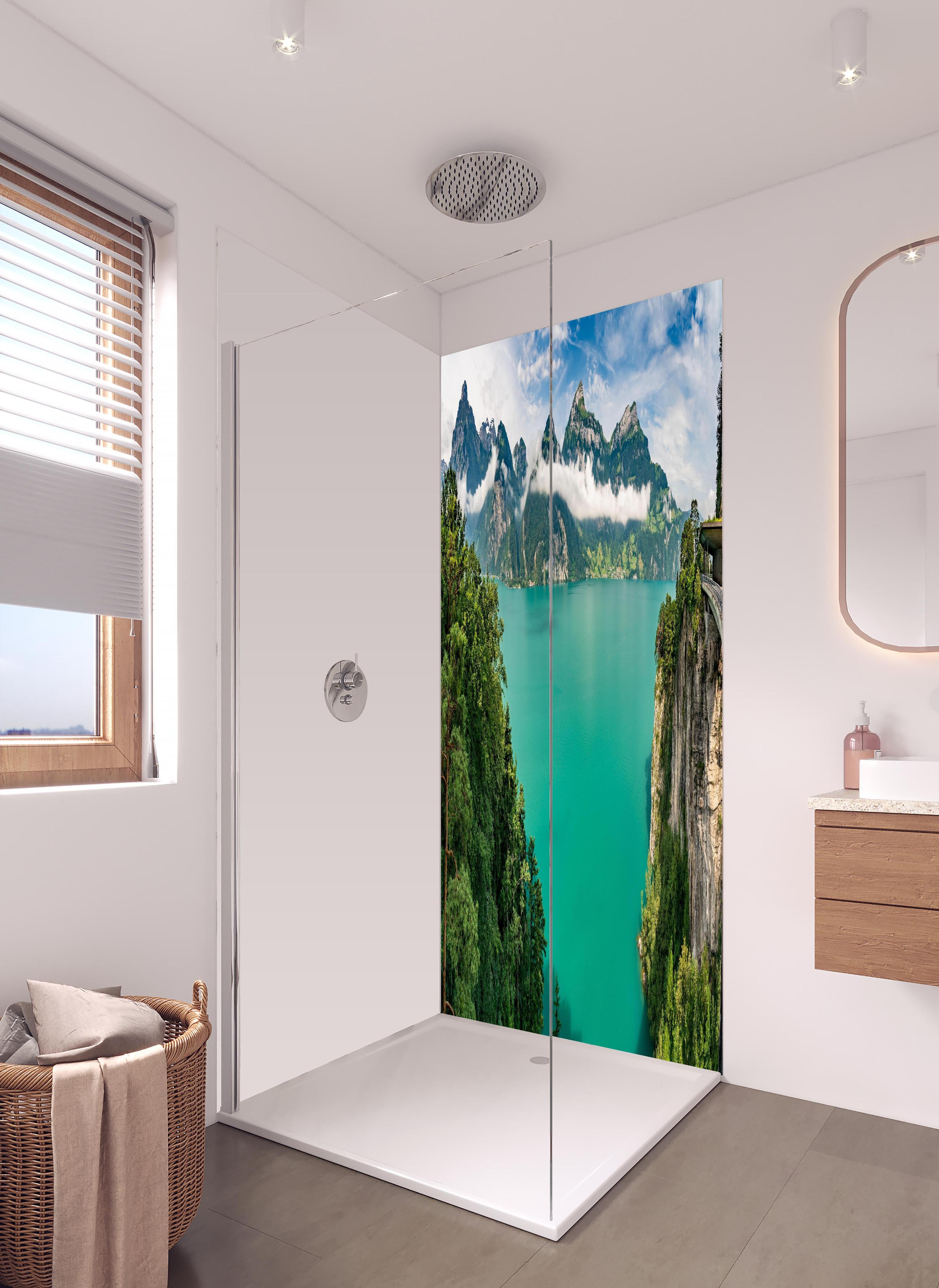 Duschrückwand - Sommeralpen im Blick- Schweiz in hellem Badezimmer mit Regenduschkopf - zweiteilige Eck-Duschrückwand