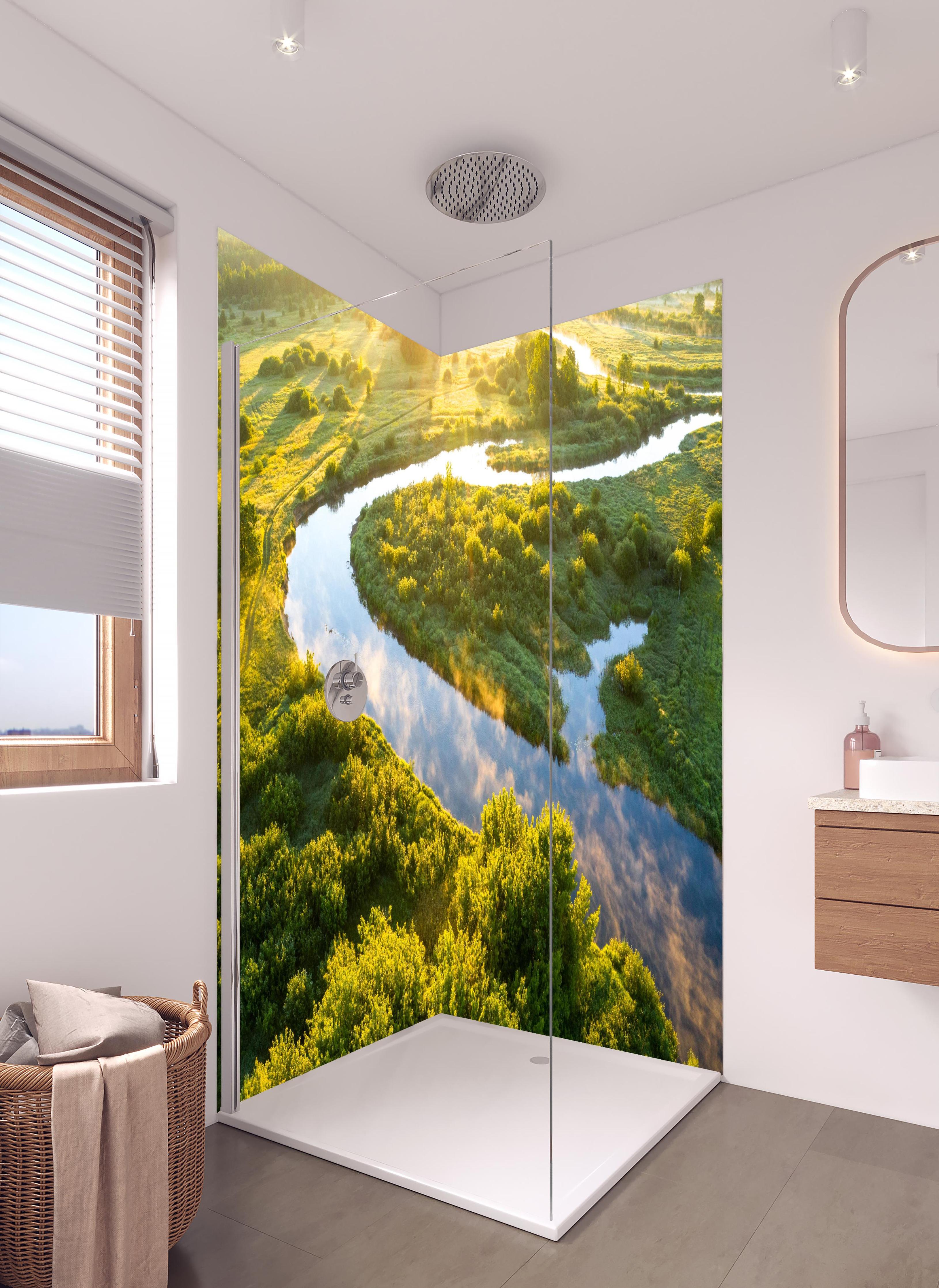 Duschrückwand - Sommermorgen am Fluss im Arizona in hellem Badezimmer mit Regenduschkopf - zweiteilige Eck-Duschrückwand