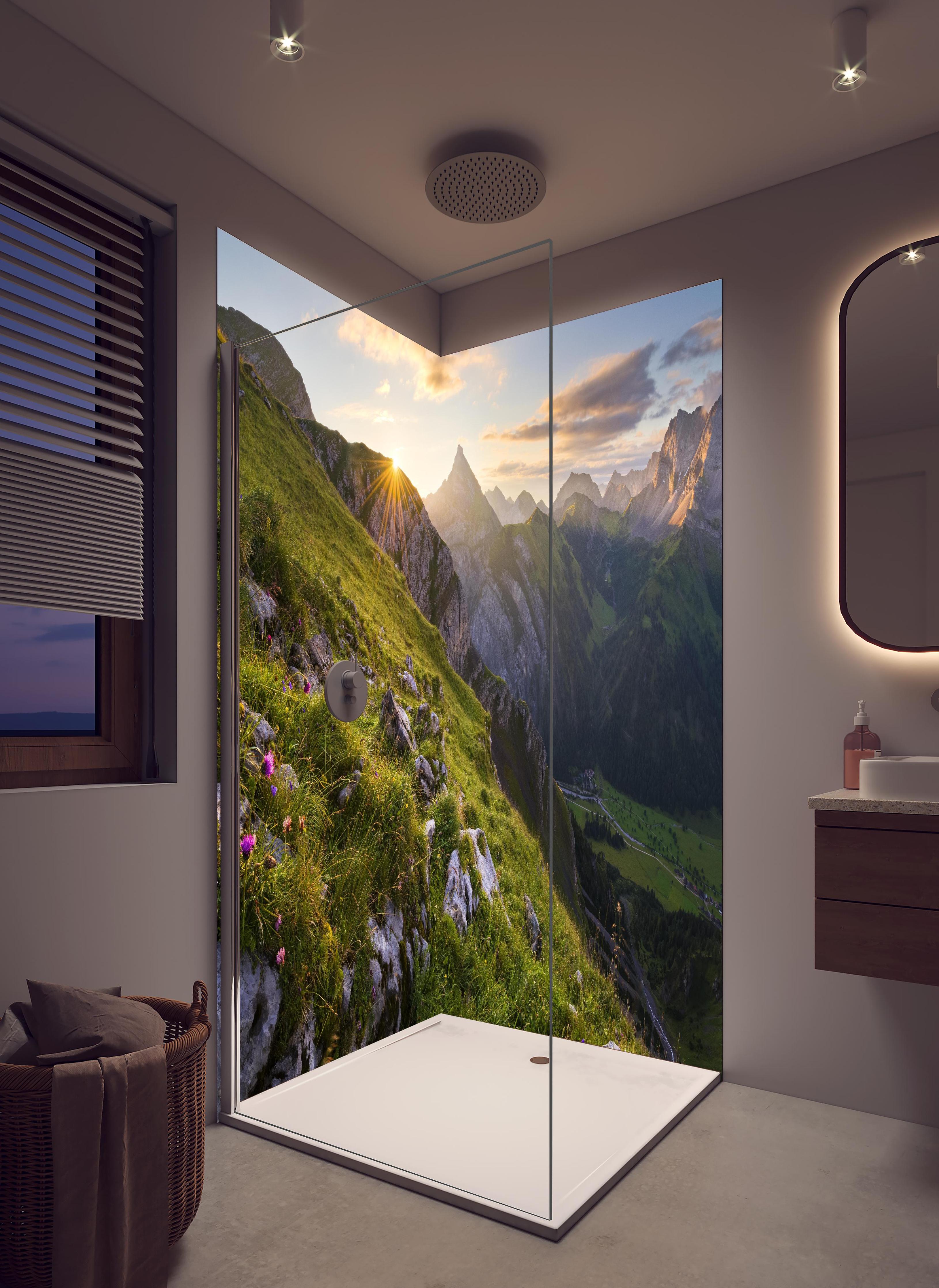Duschrückwand - Sonnenstrahlen über blühender Alpenwiese in hellem Badezimmer mit Regenduschkopf - zweiteilige Eck-Duschrückwand