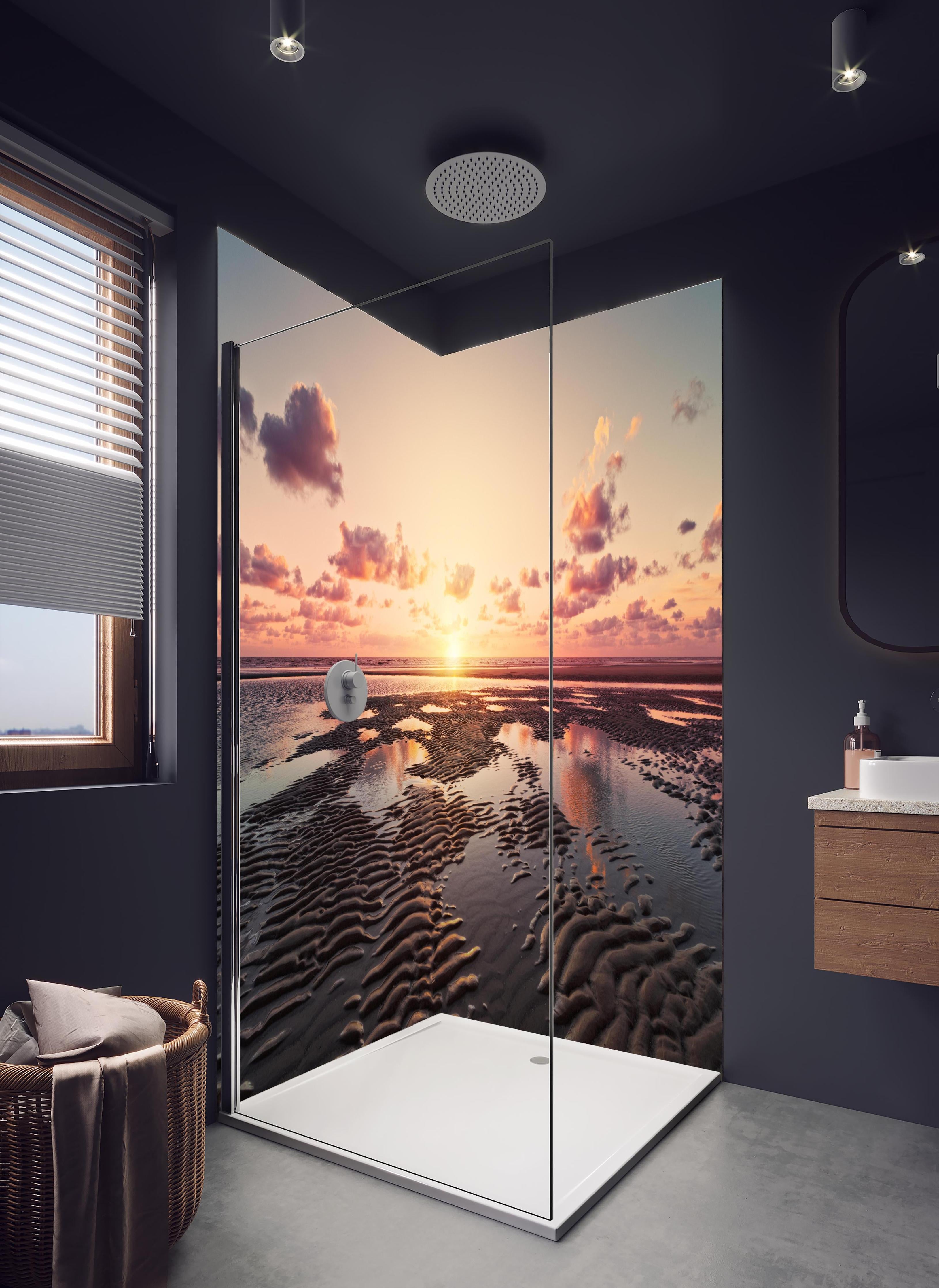 Duschrückwand - Sonnenuntergang - Nordsee in hellem Badezimmer mit Regenduschkopf - zweiteilige Eck-Duschrückwand