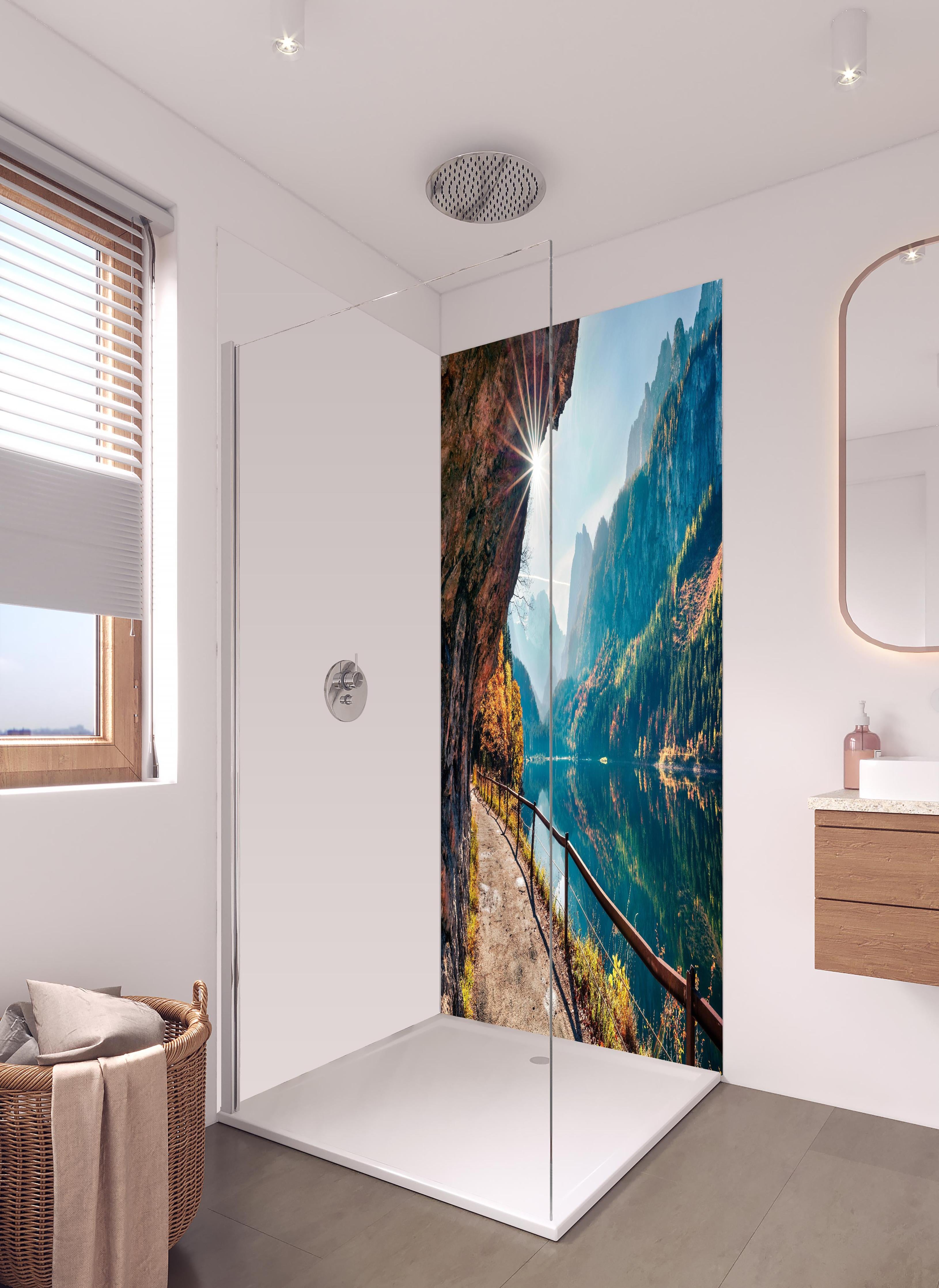 Duschrückwand - Sonnige Herbstszene am Gosausee in hellem Badezimmer mit Regenduschkopf - zweiteilige Eck-Duschrückwand