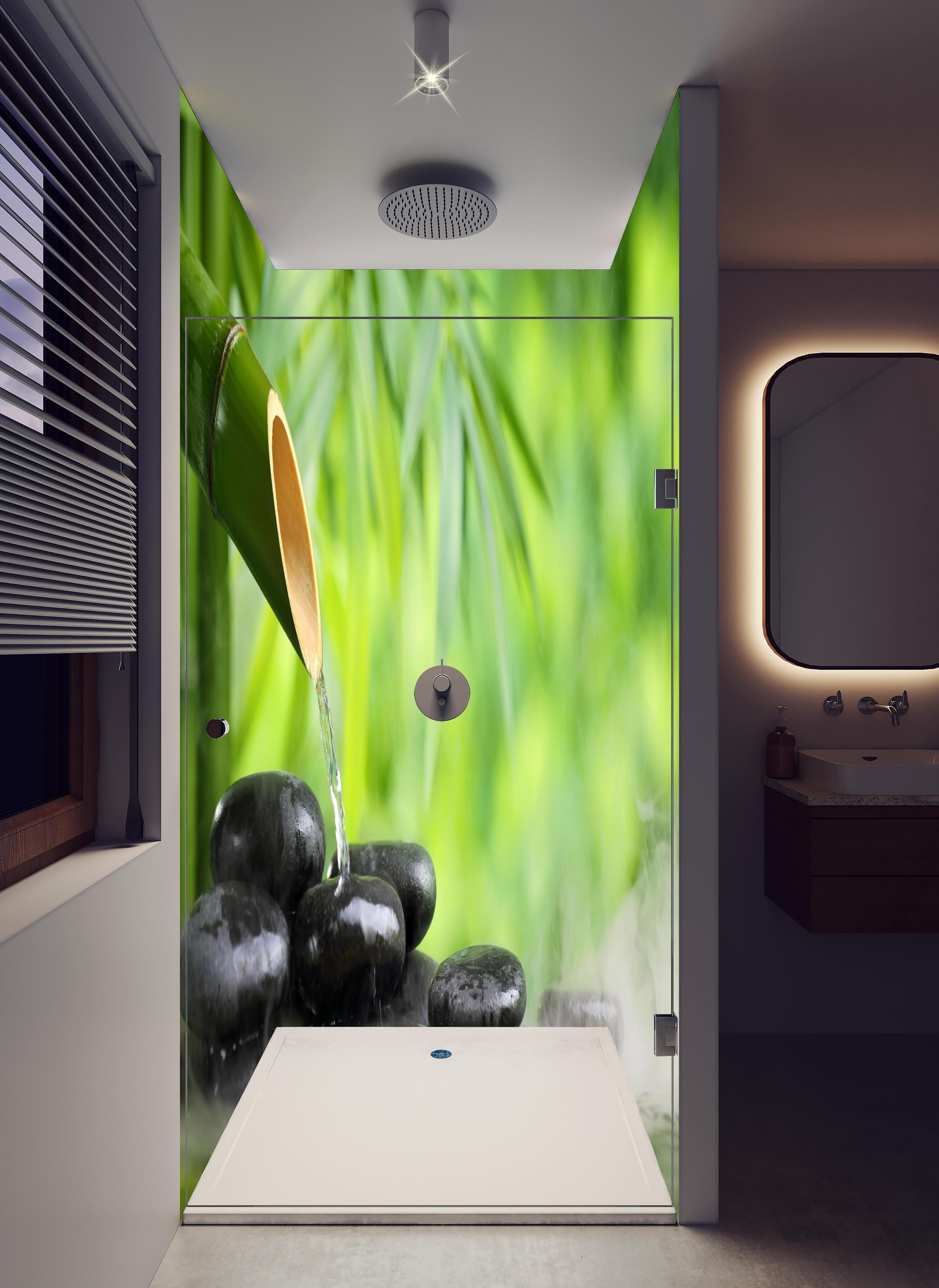 Duschrückwand - Spa-Stillleben mit Bambusbrunnen in hellem Badezimmer mit Regenduschkopf - zweiteilige Eck-Duschrückwand
