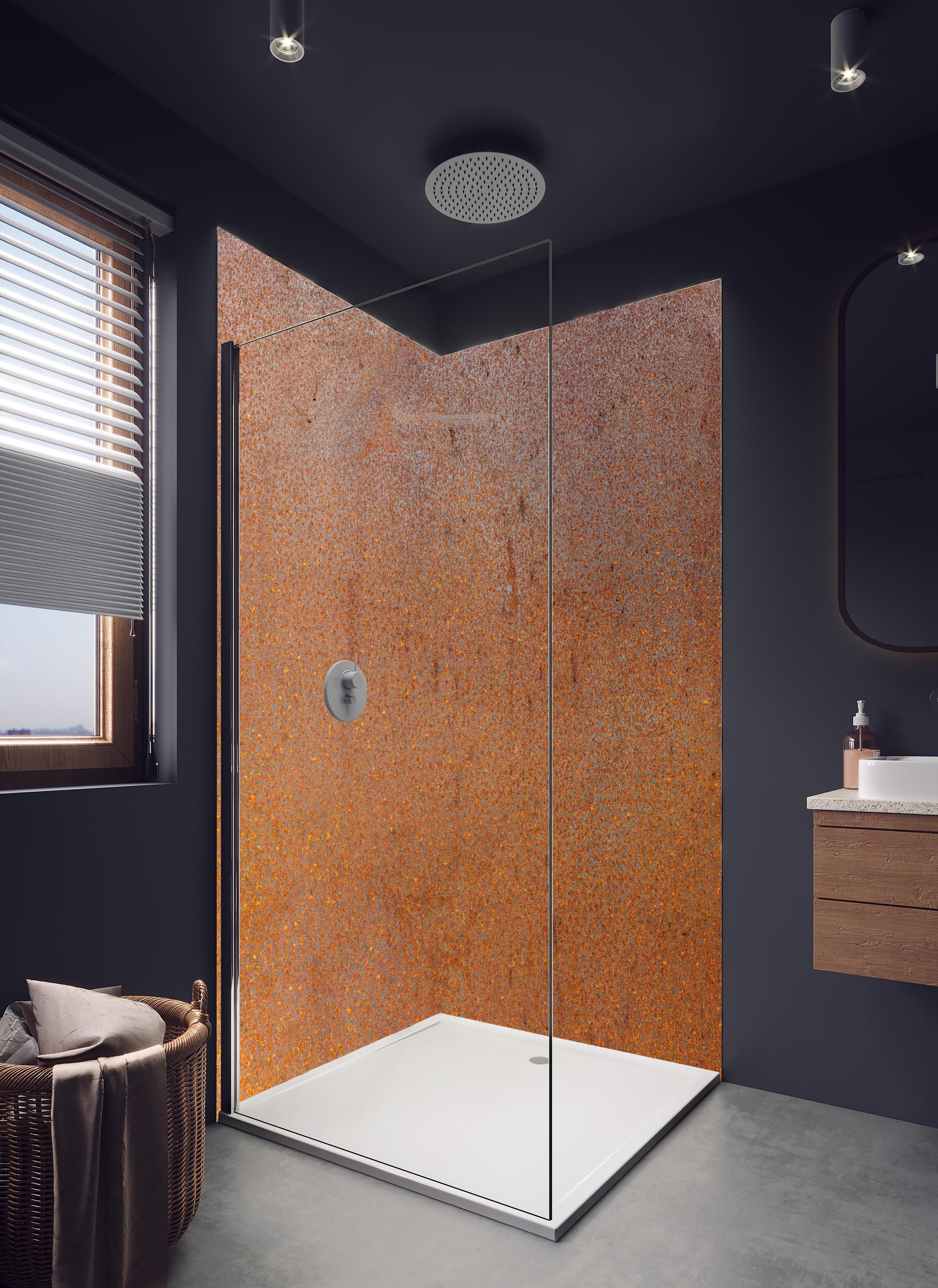 Duschrückwand - Textur von rostigem, bemaltem Stahl in hellem Badezimmer mit Regenduschkopf - zweiteilige Eck-Duschrückwand