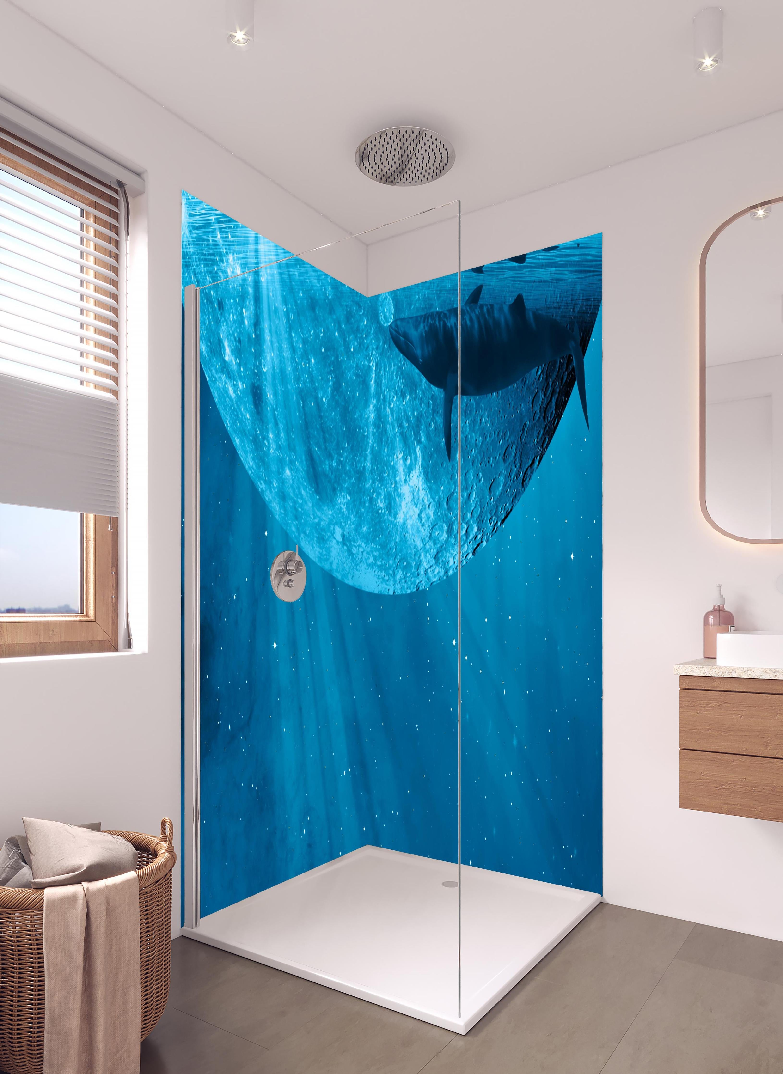 Duschrückwand - Traumbild eines Wals in hellem Badezimmer mit Regenduschkopf - zweiteilige Eck-Duschrückwand