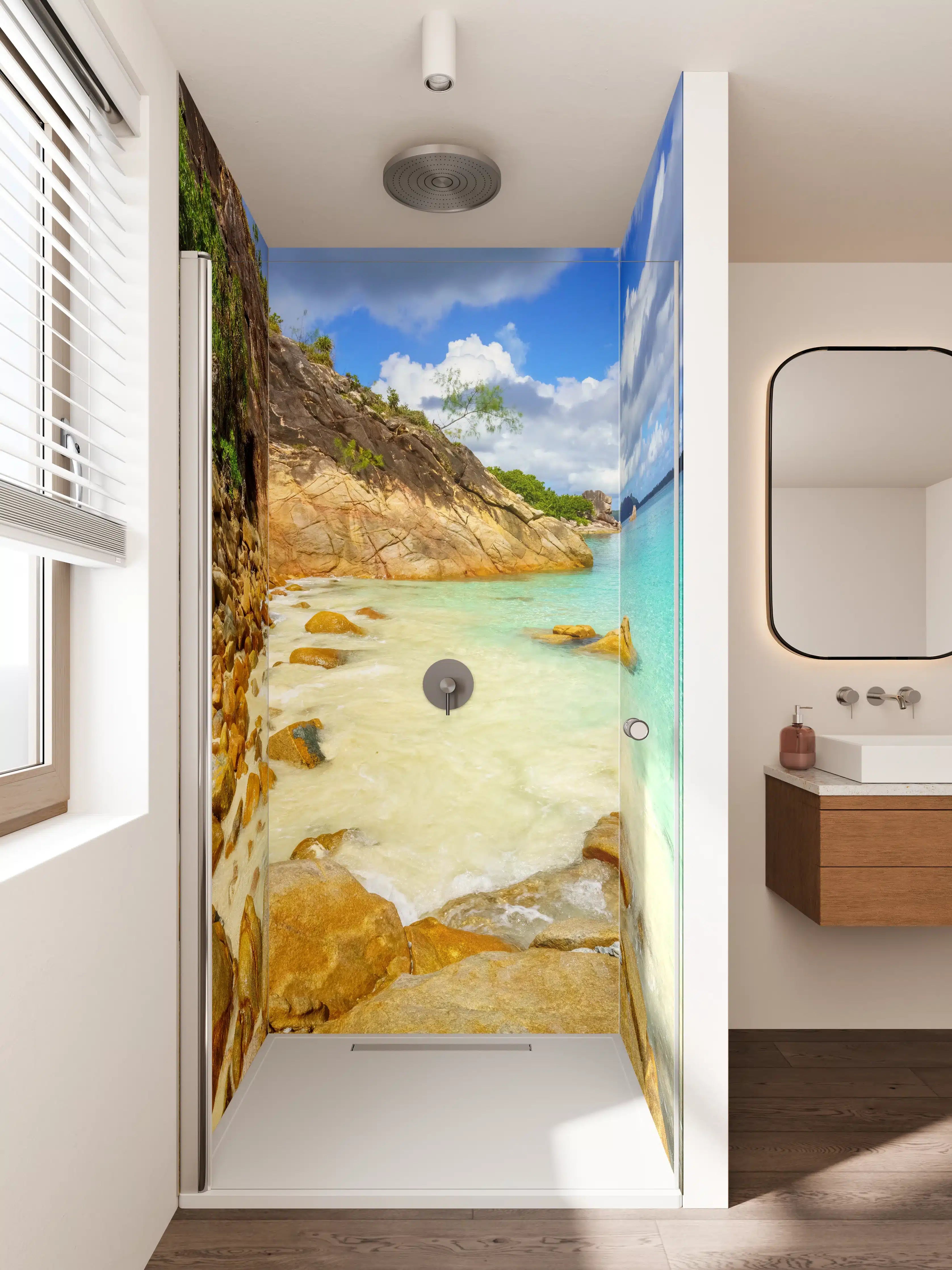 Duschrückwand - Tropischer Strand mit klarer Wasserkante