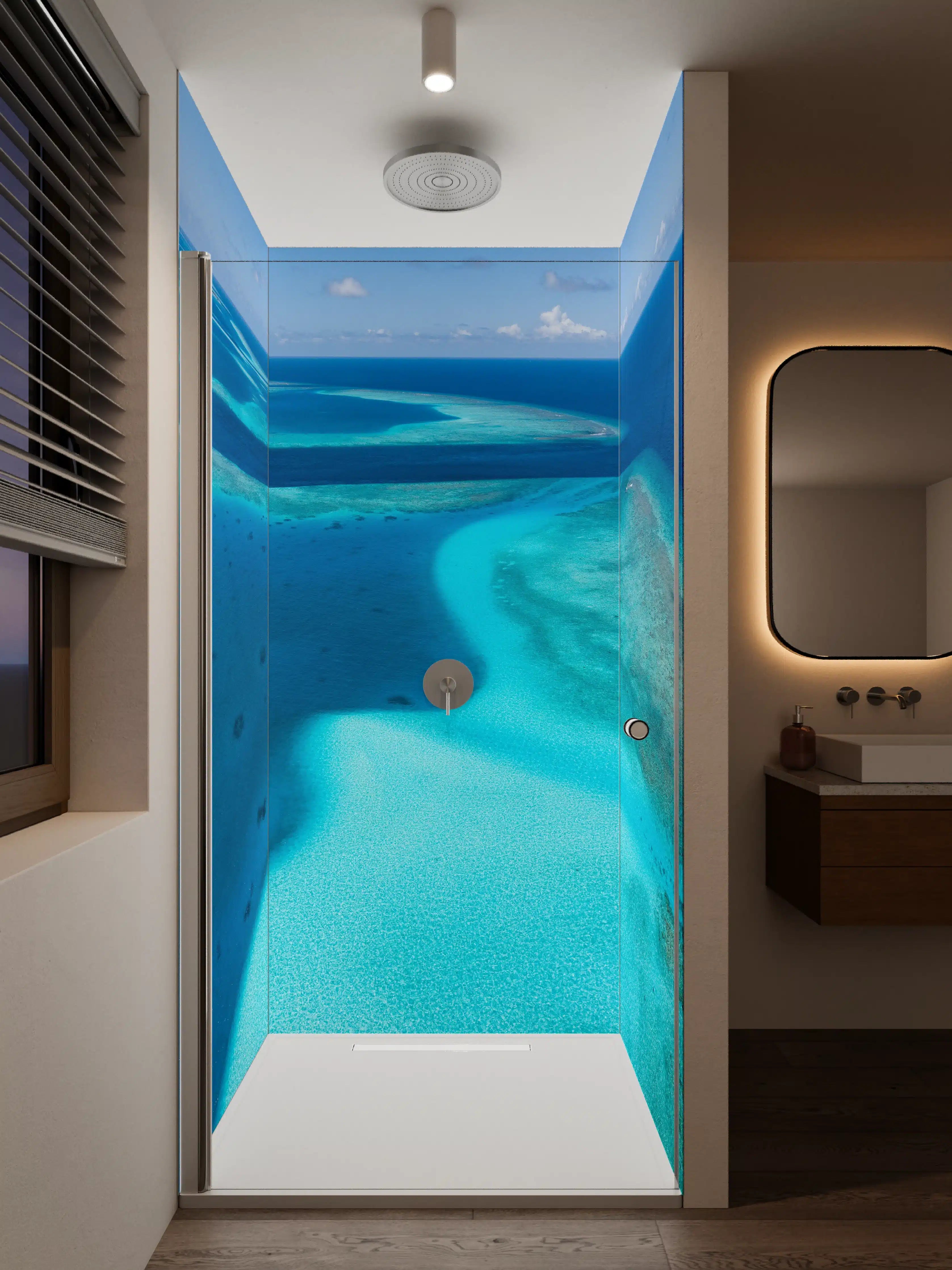Duschrückwand - Tropisches Meerespanorama in lebhaften Blautönen