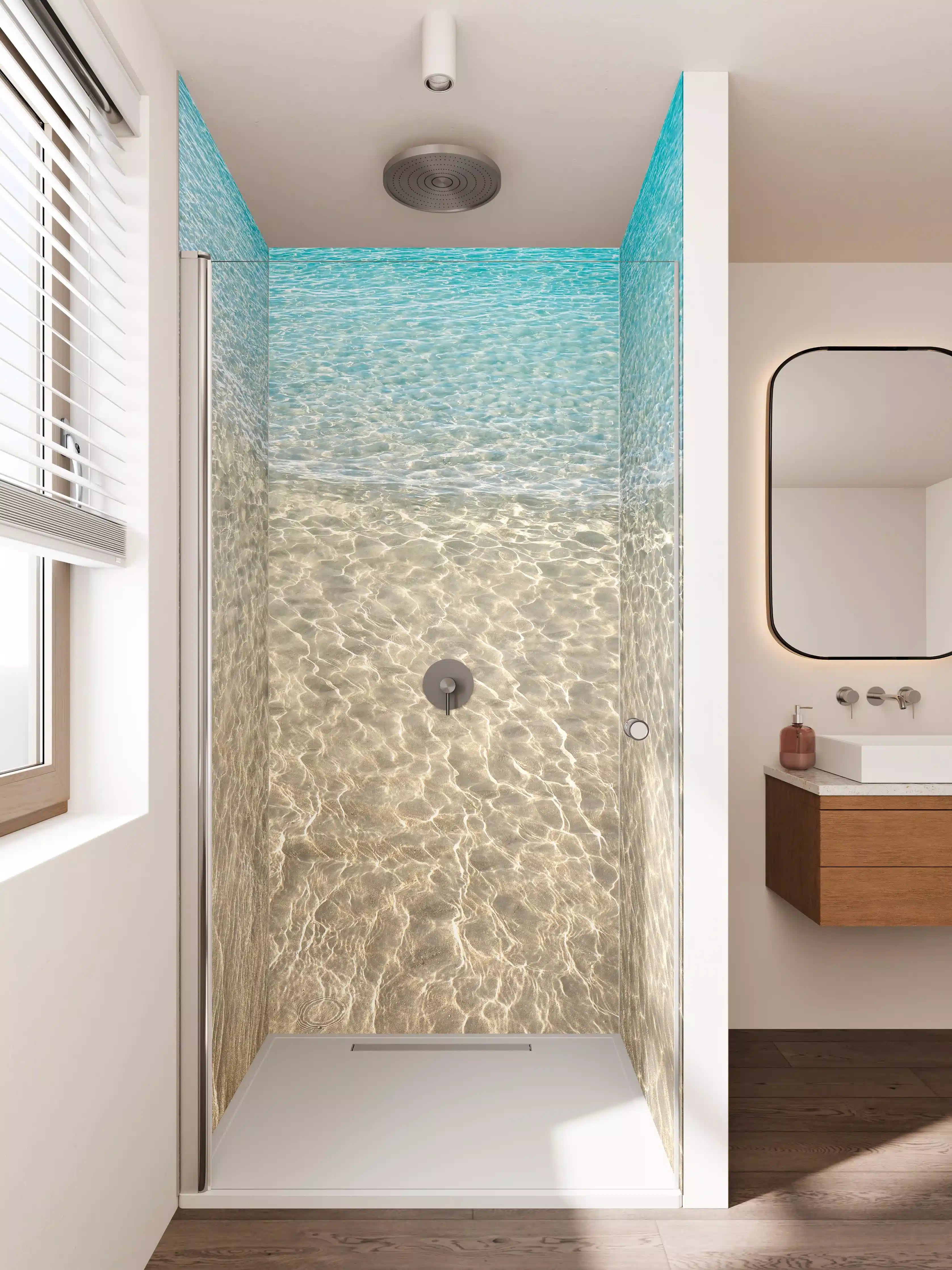 Duschrückwand - Türkisblaues Meereswasser mit Sandstrand