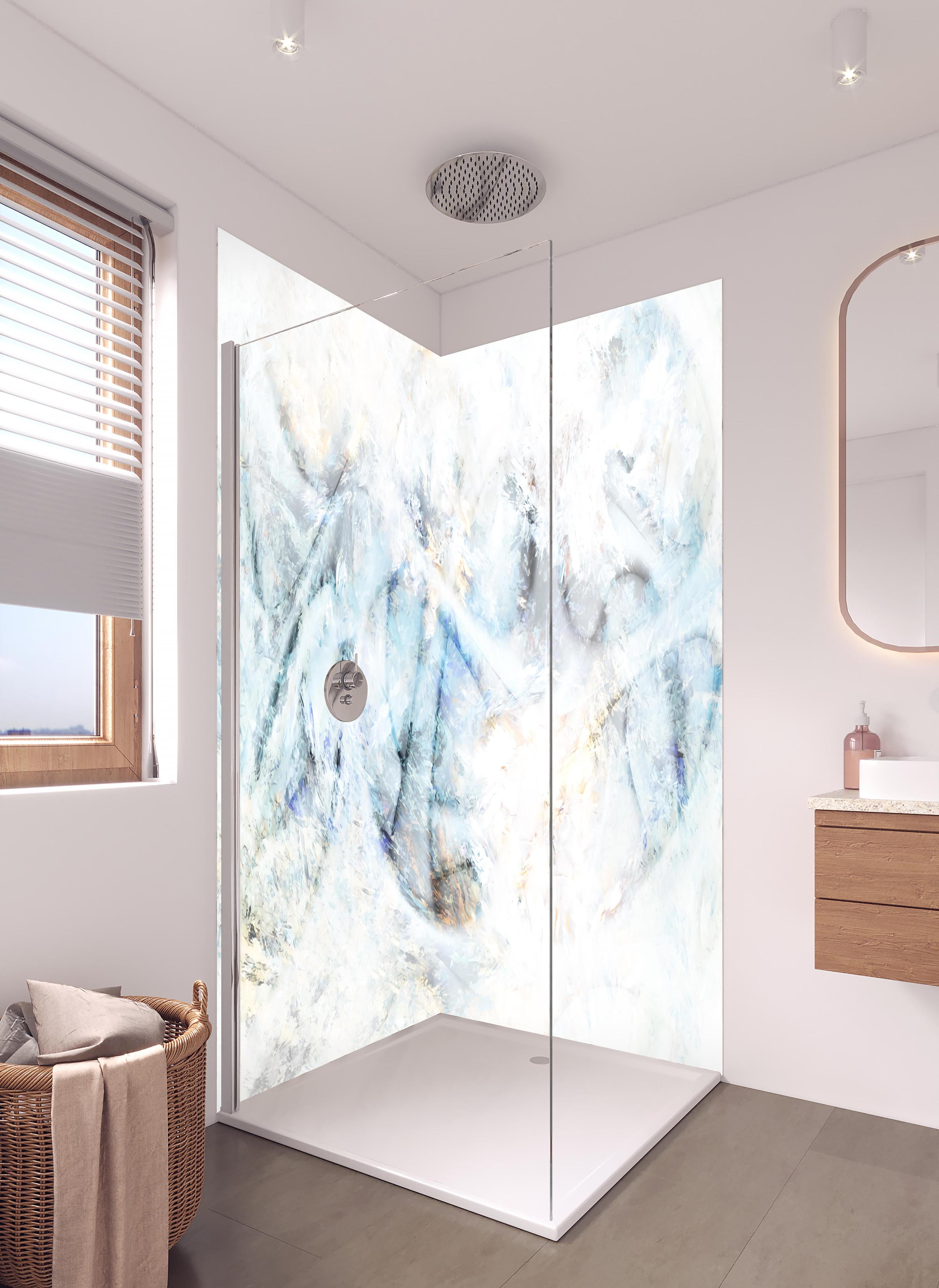 Duschrückwand - Türkise Textur - Pastell in hellem Badezimmer mit Regenduschkopf - zweiteilige Eck-Duschrückwand