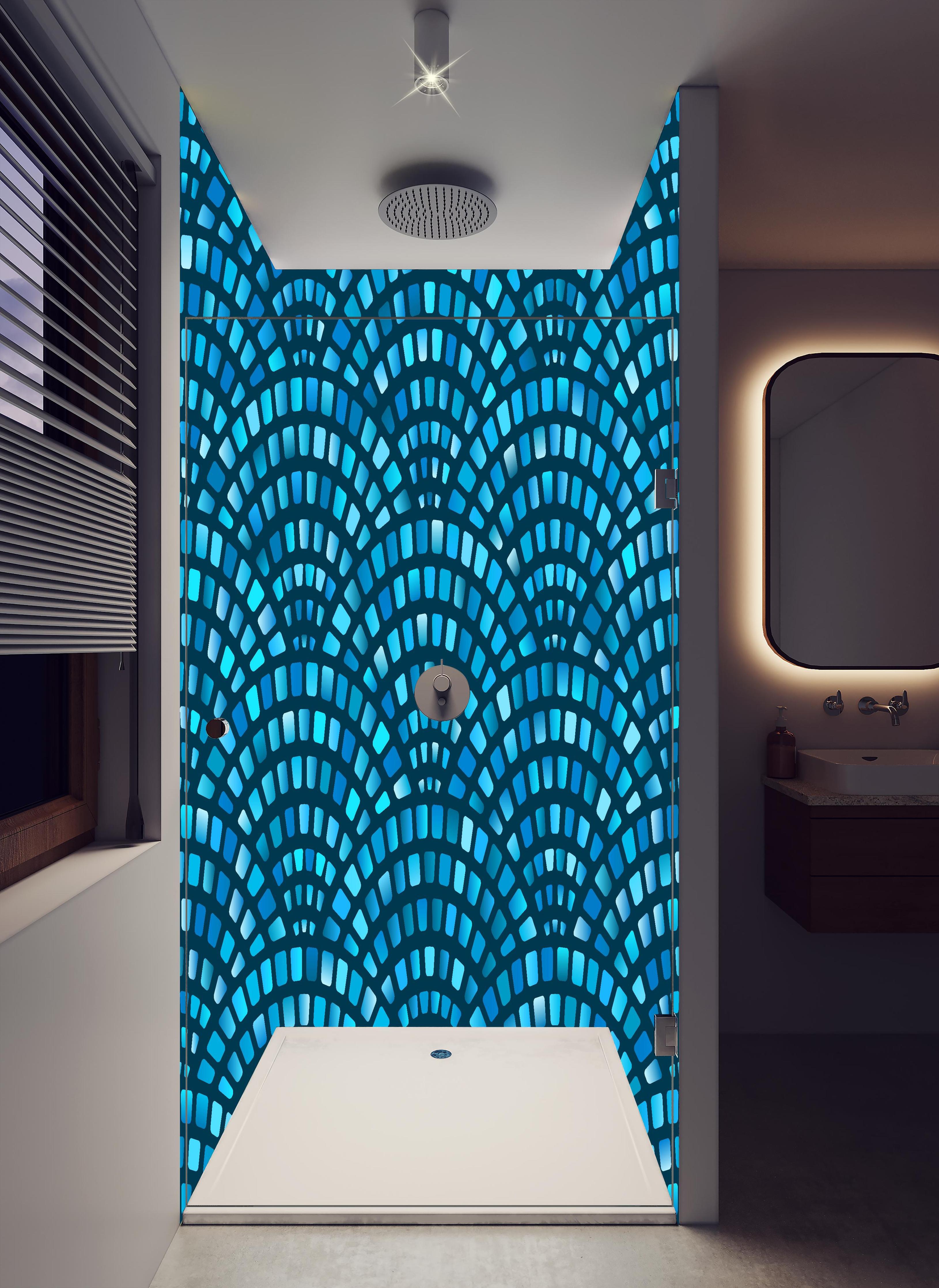Duschrückwand - Türkises Fischschuppen Mosaik-Muster in hellem Badezimmer mit Regenduschkopf - zweiteilige Eck-Duschrückwand